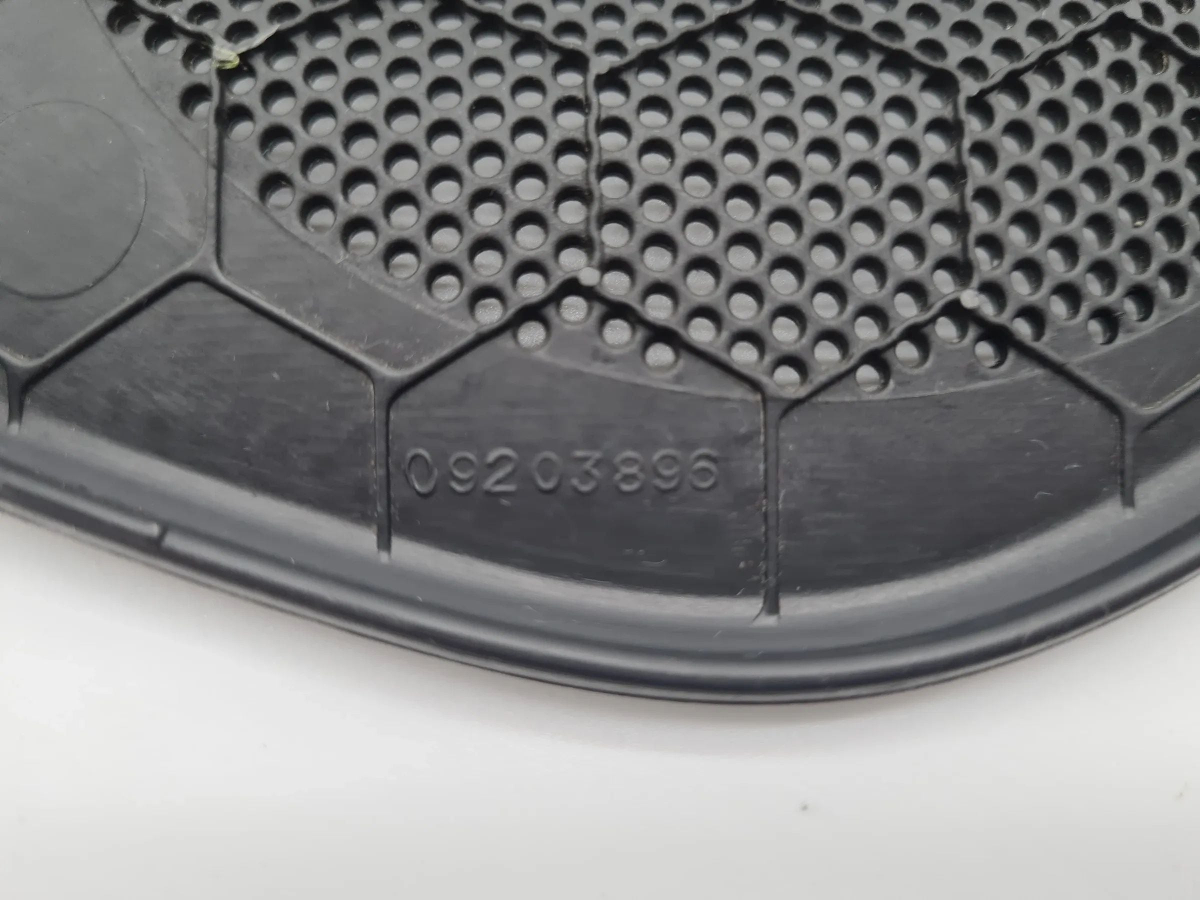 Opel Agila A Osłona Głośnika 73832-83E00 Pokrywa Głośnika Krata Bj 02