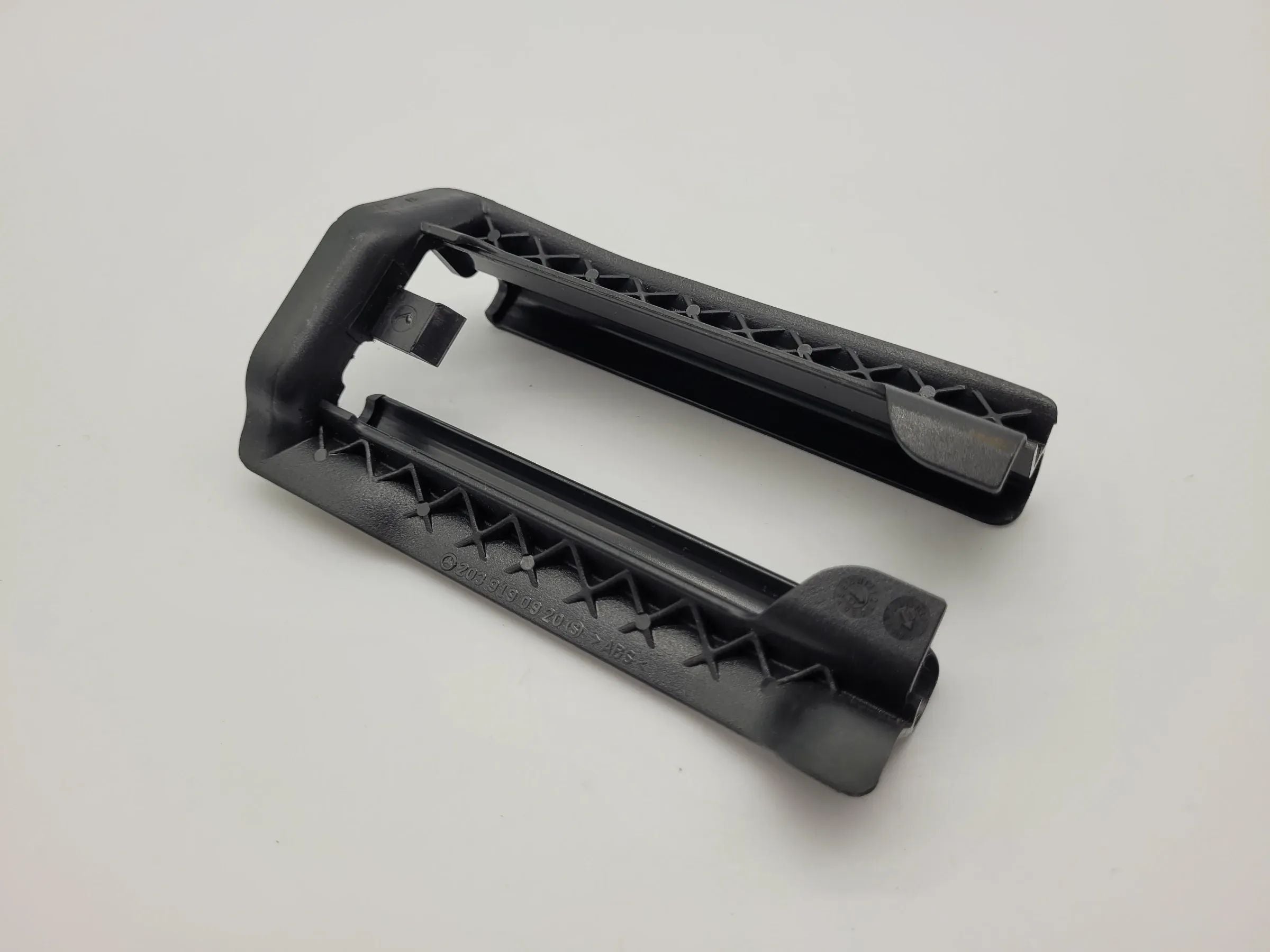 Original Mercedes-Benz C-Klasse (W203) Sitzschienenabdeckung A2039190920