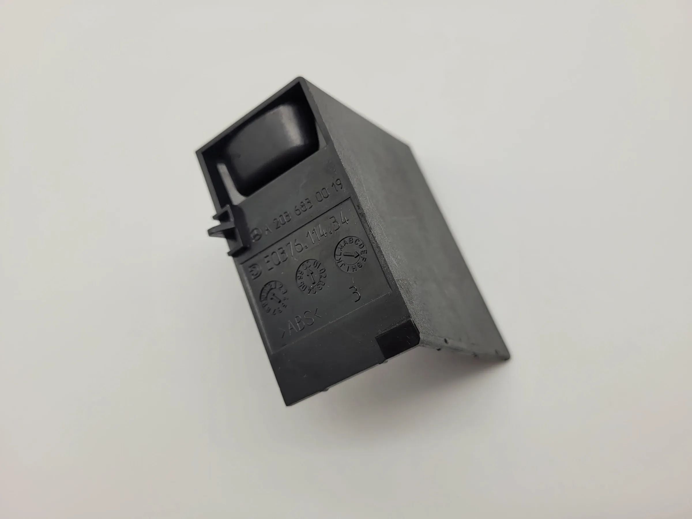 Original Mercedes-Benz C-Klasse (W203) Ablagefach Mittelkonsole A2036830019