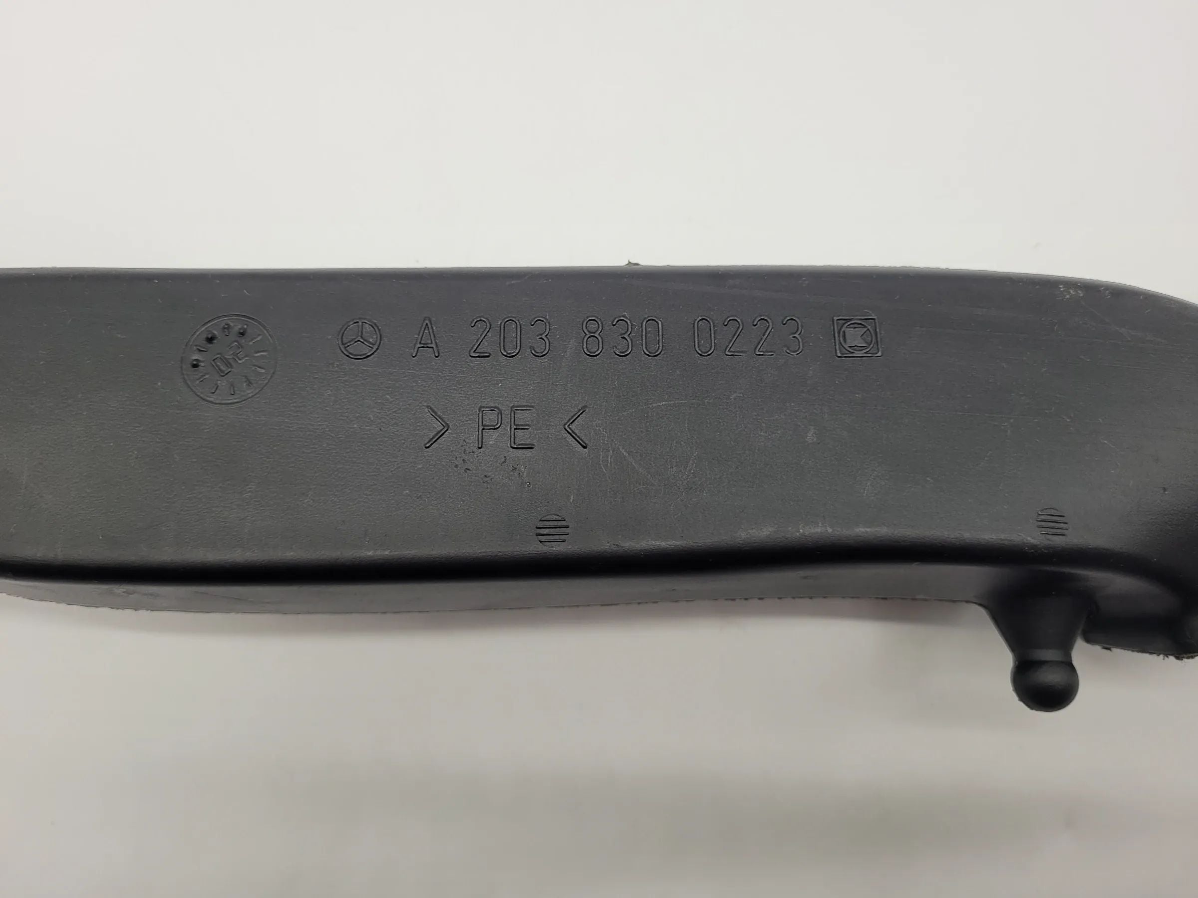 Original Mercedes-Benz C-Klasse (W203) Lüftungskanal Rechts A2038300223