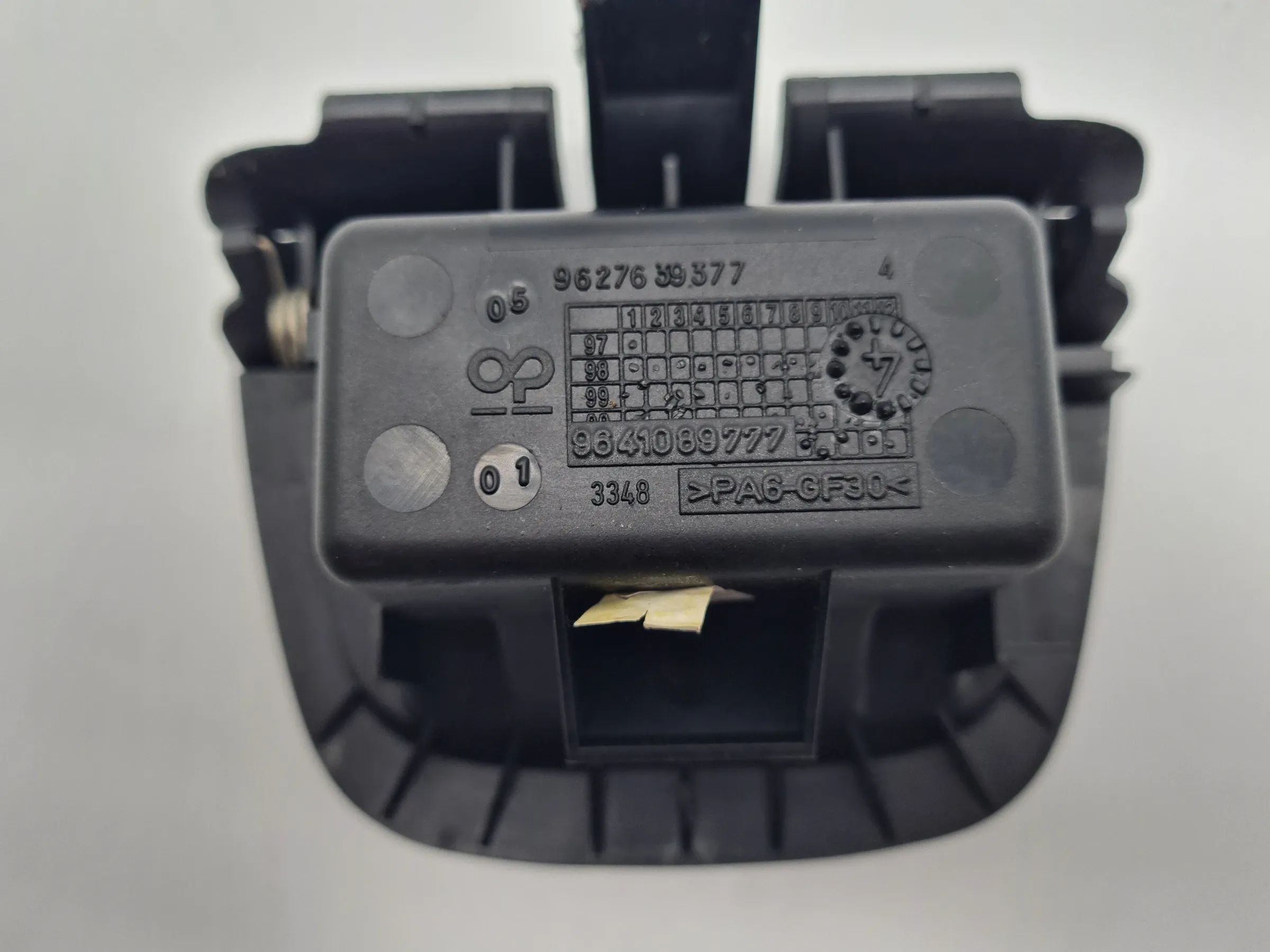 Original Peugeot 206 CC (2D) Aschenbecher Vorne 9627639377