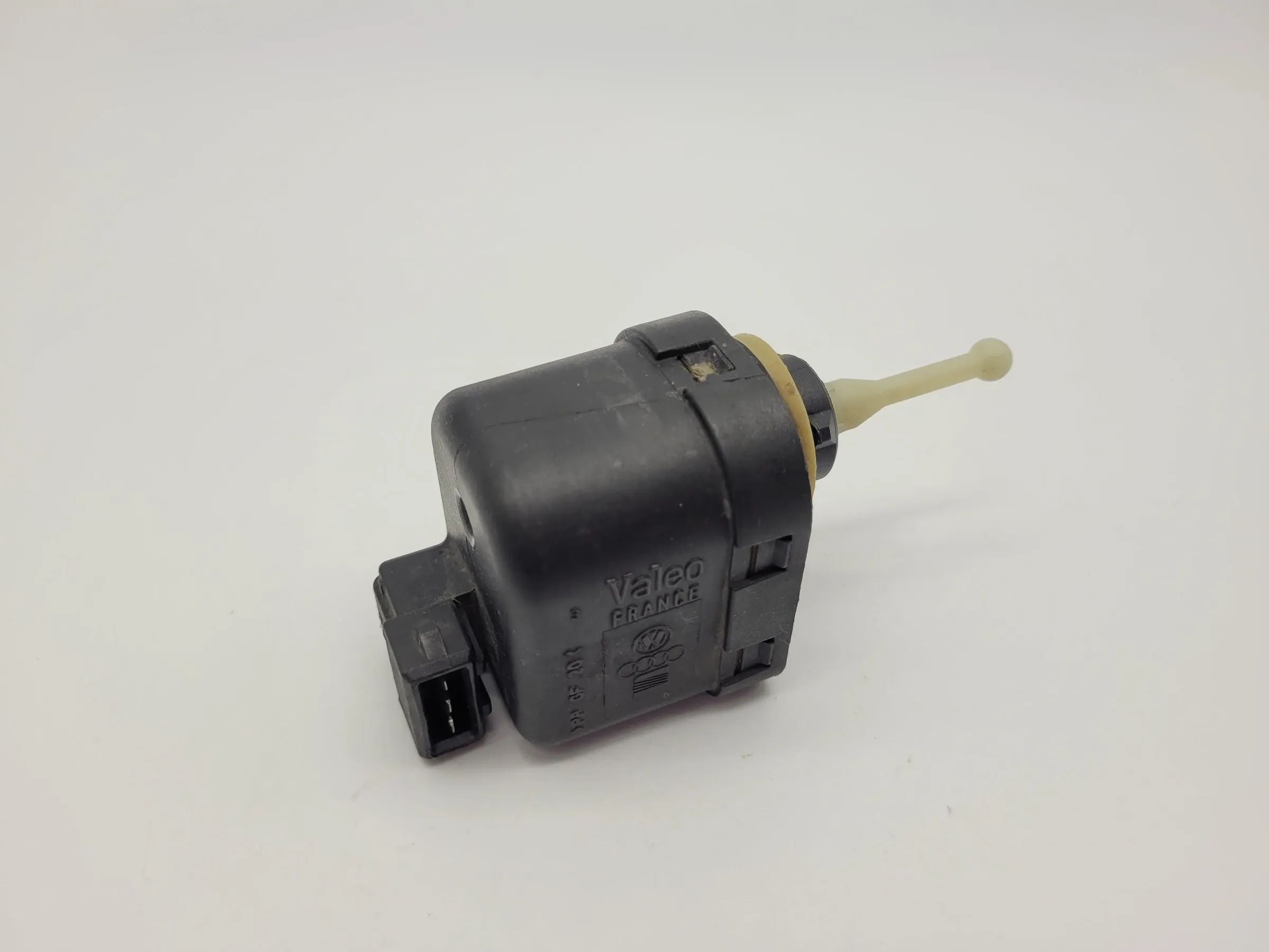 VW/Seat Ibiza II /Cordoba +Mehr Stellmotor LWR L/R 6K5941295