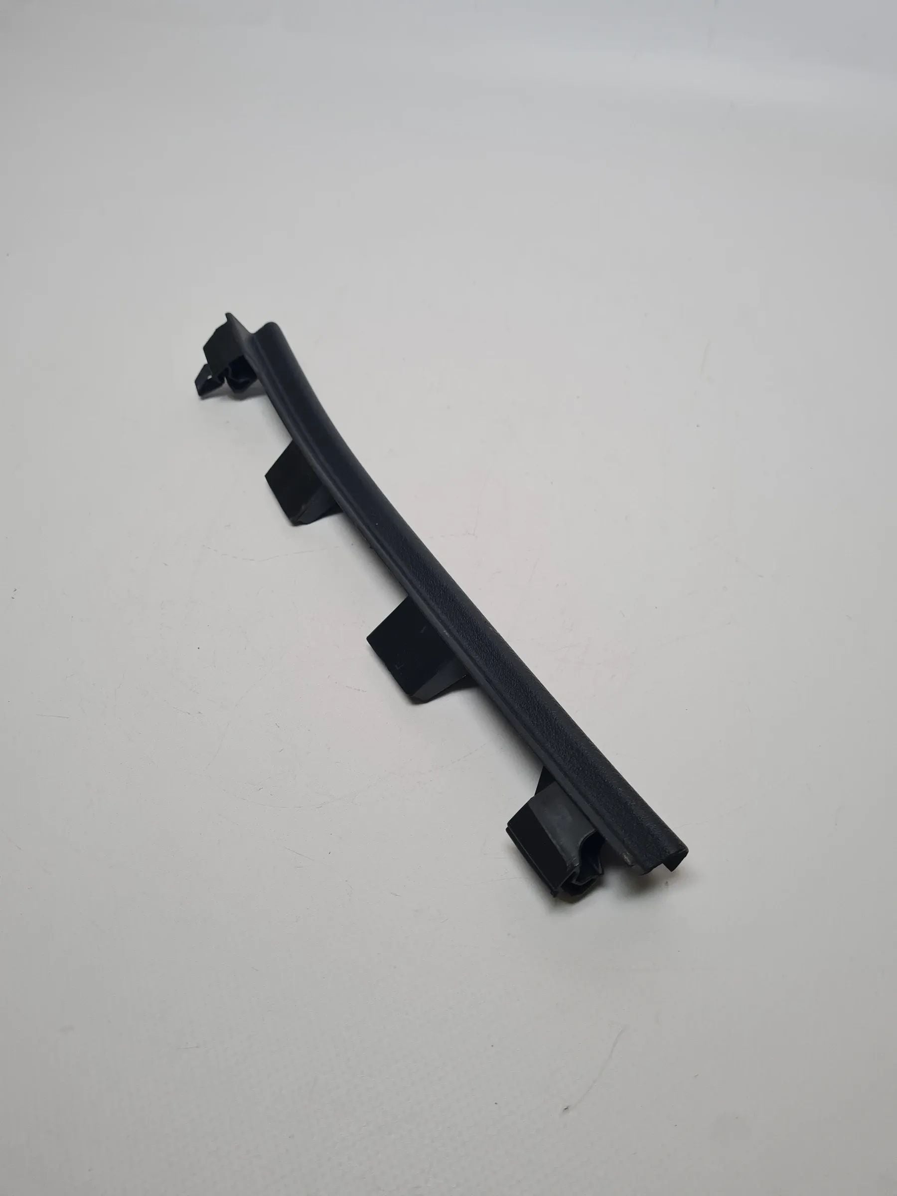 Original Audi A4 (8E/B6/B7) Verkleidung Armaturenbrett Fußraum Links 8e0868203