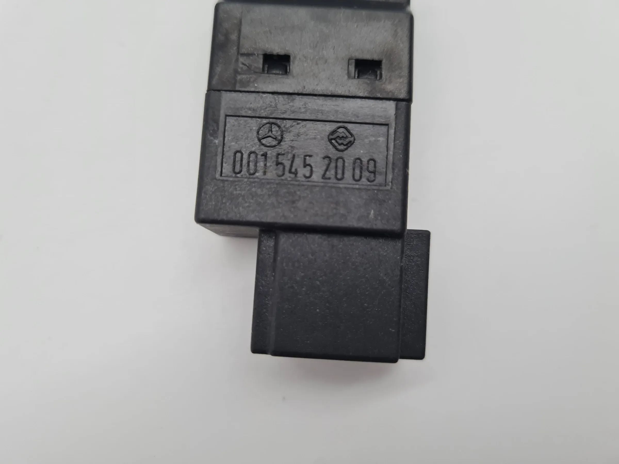 Original Mercedes Benz A-Klasse (W168) Bremslichtschalter A0015452009