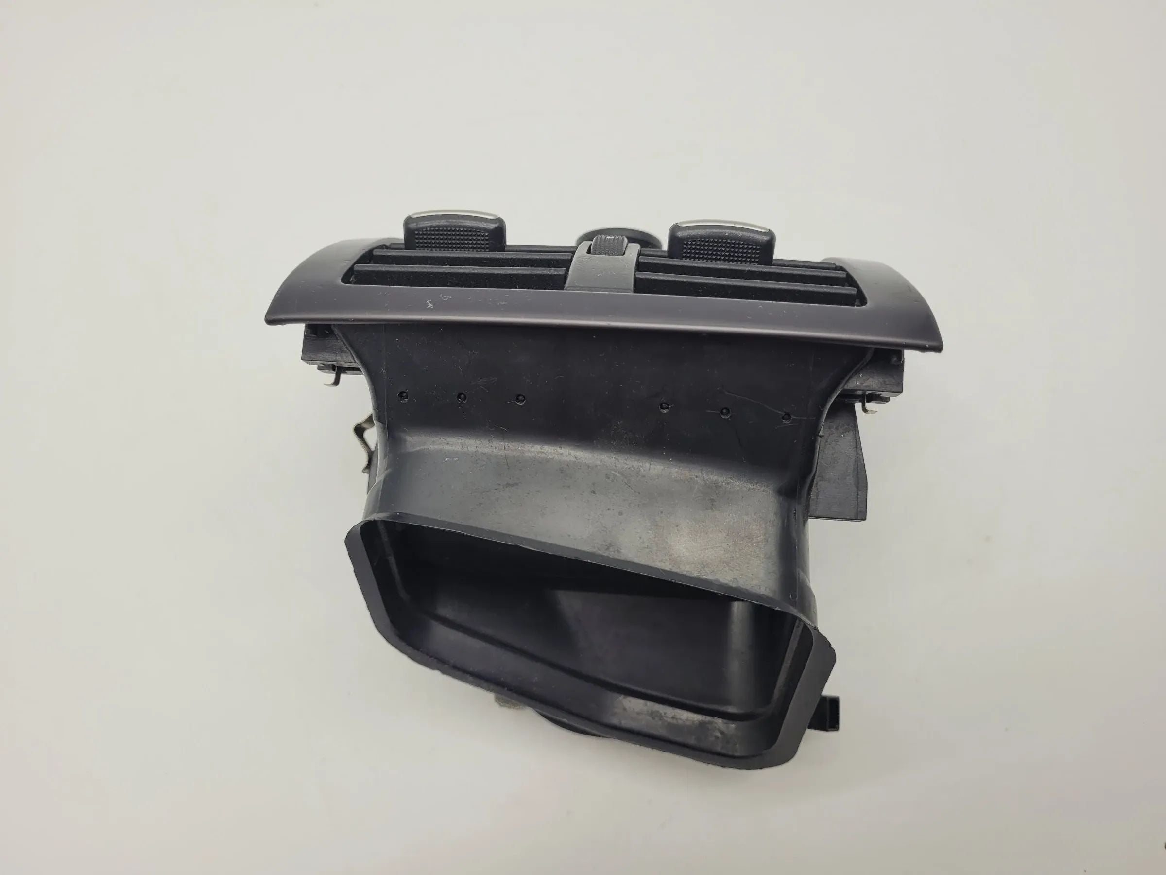 Original Audi A6 (4B) Lüftungsgitter Sitzheizung & Anzünder Hinten 4B0819203