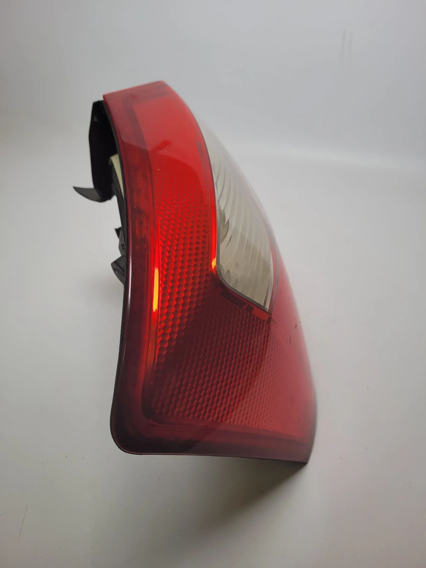 Original Audi A4 (8E2) Rück- & Bremsleuchte Links 153947