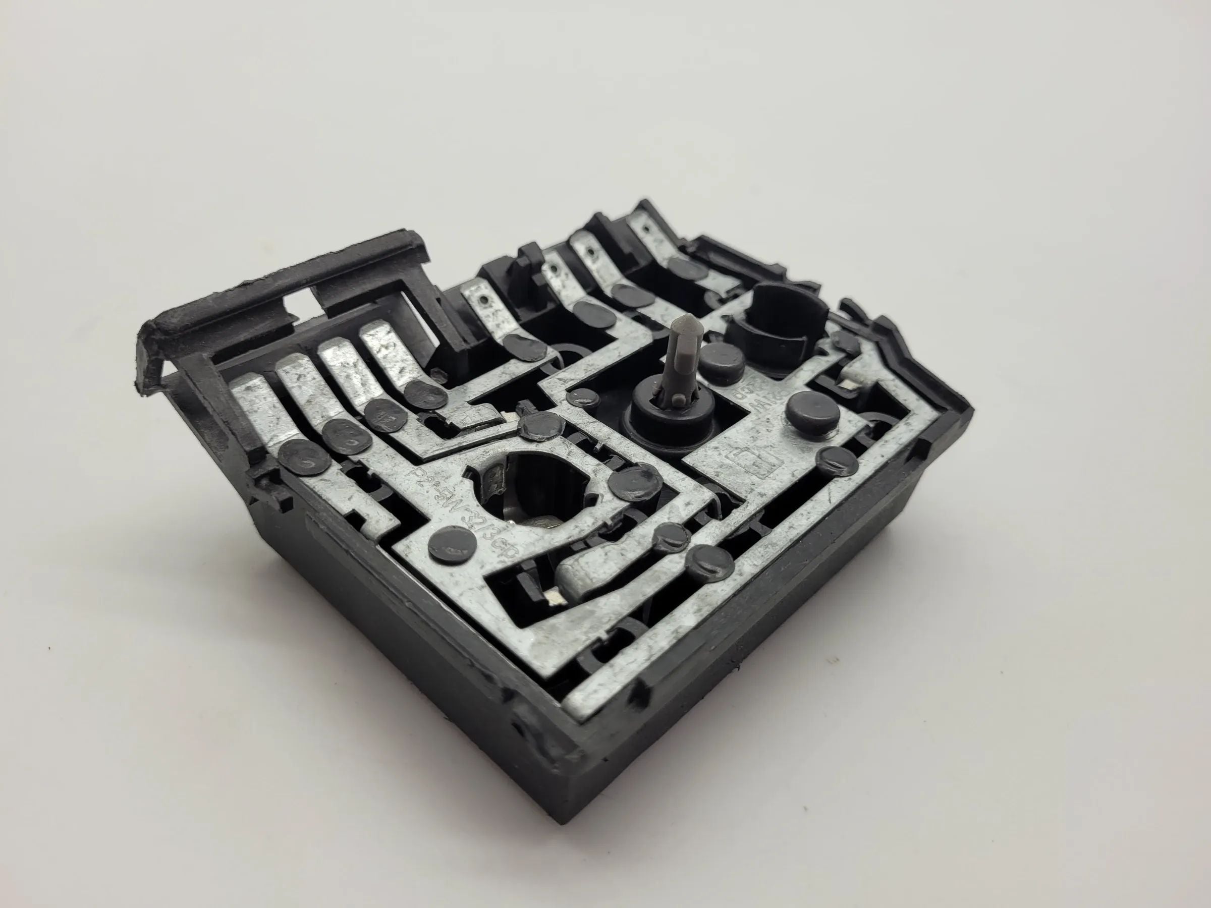 Original Audi A80 Rückleuchte / Rücklicht Lampenträger Links 29.63.21.01