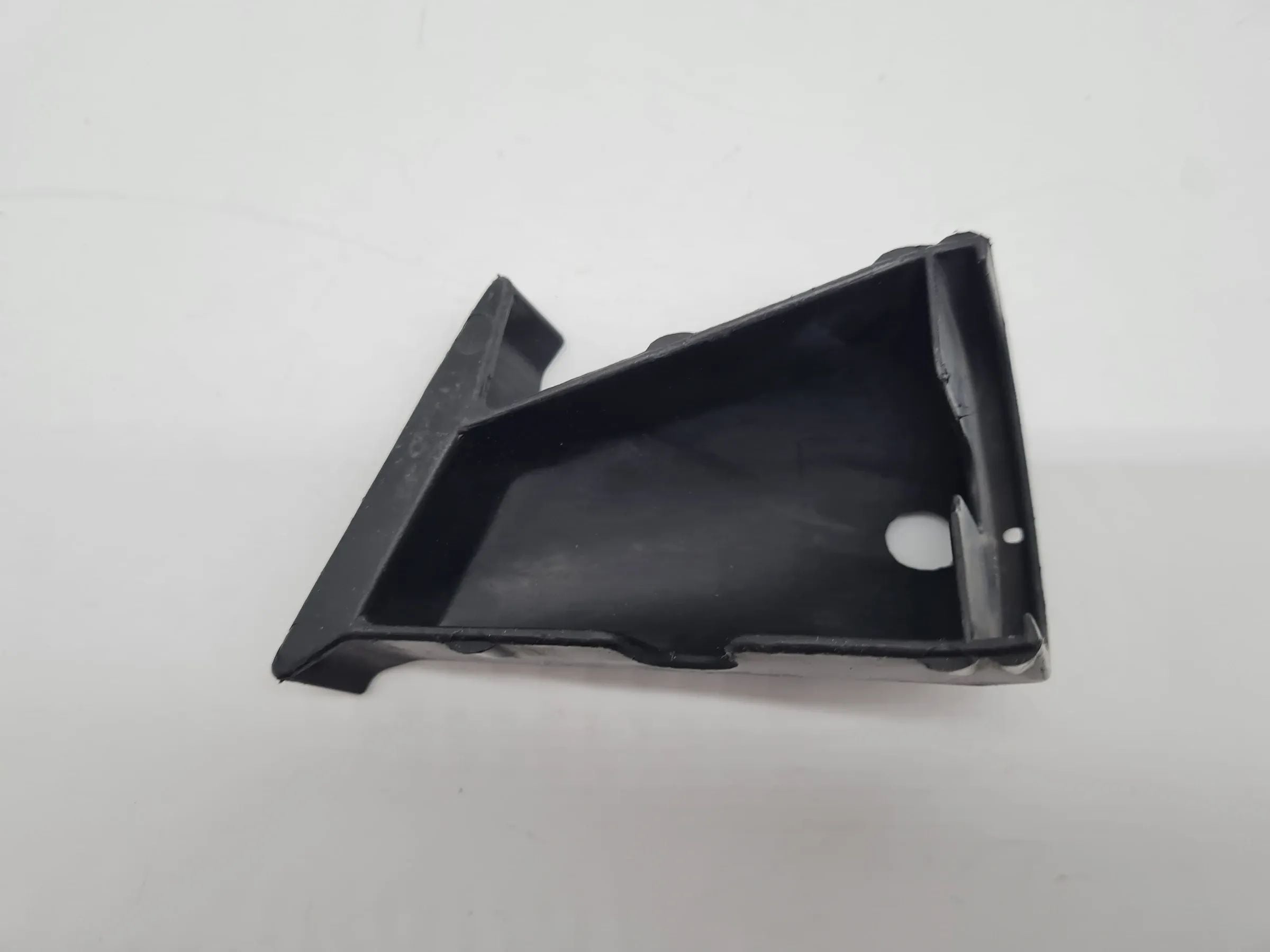 Original VW Golf IV 4 (1J1/1J5) Untere Stoßfänger-Halterung 1J6807448A