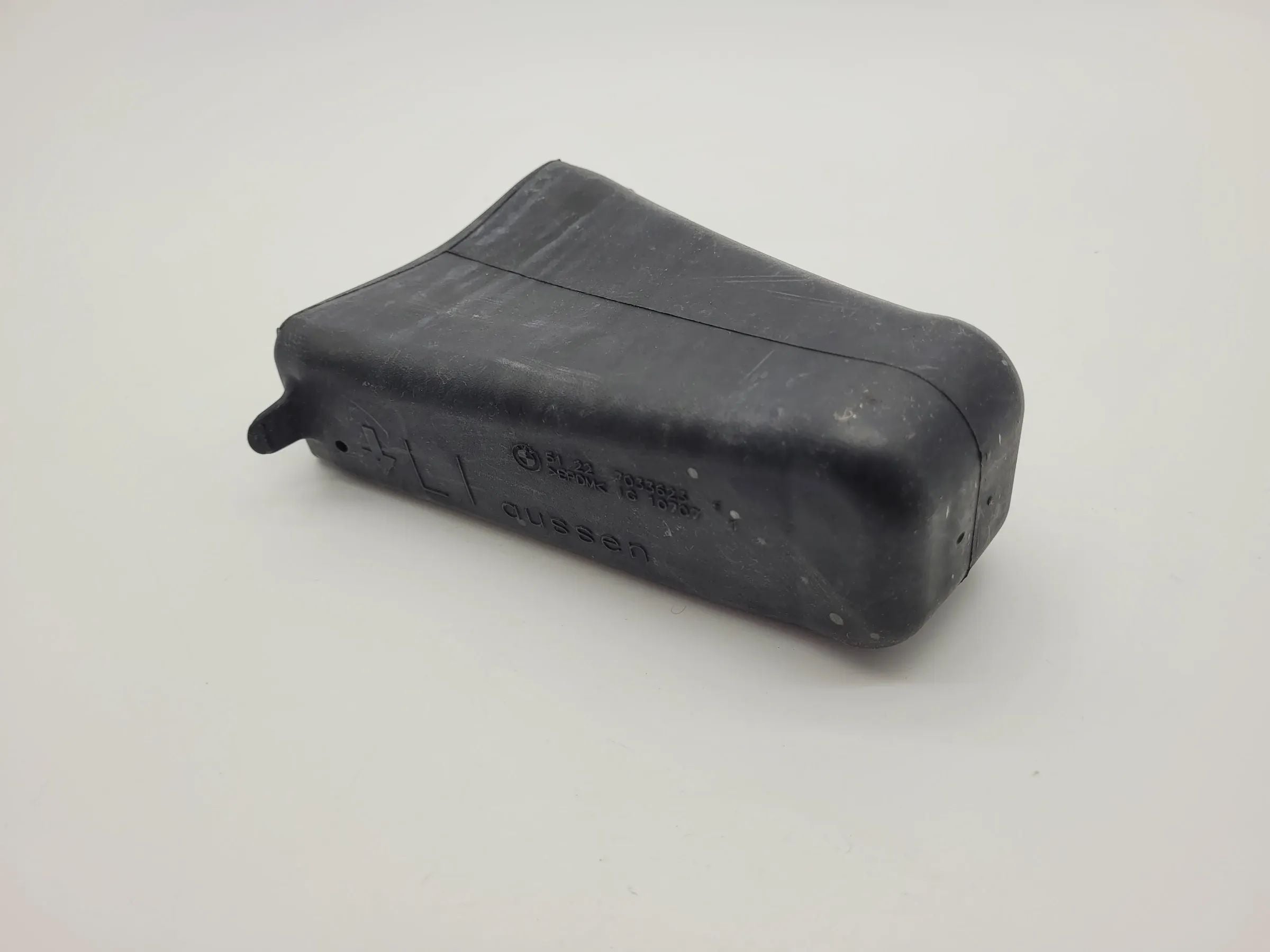 Original BMW 5er (E60/E61) Cover/Tülle Türfangband R/L 51.22-7 033 623