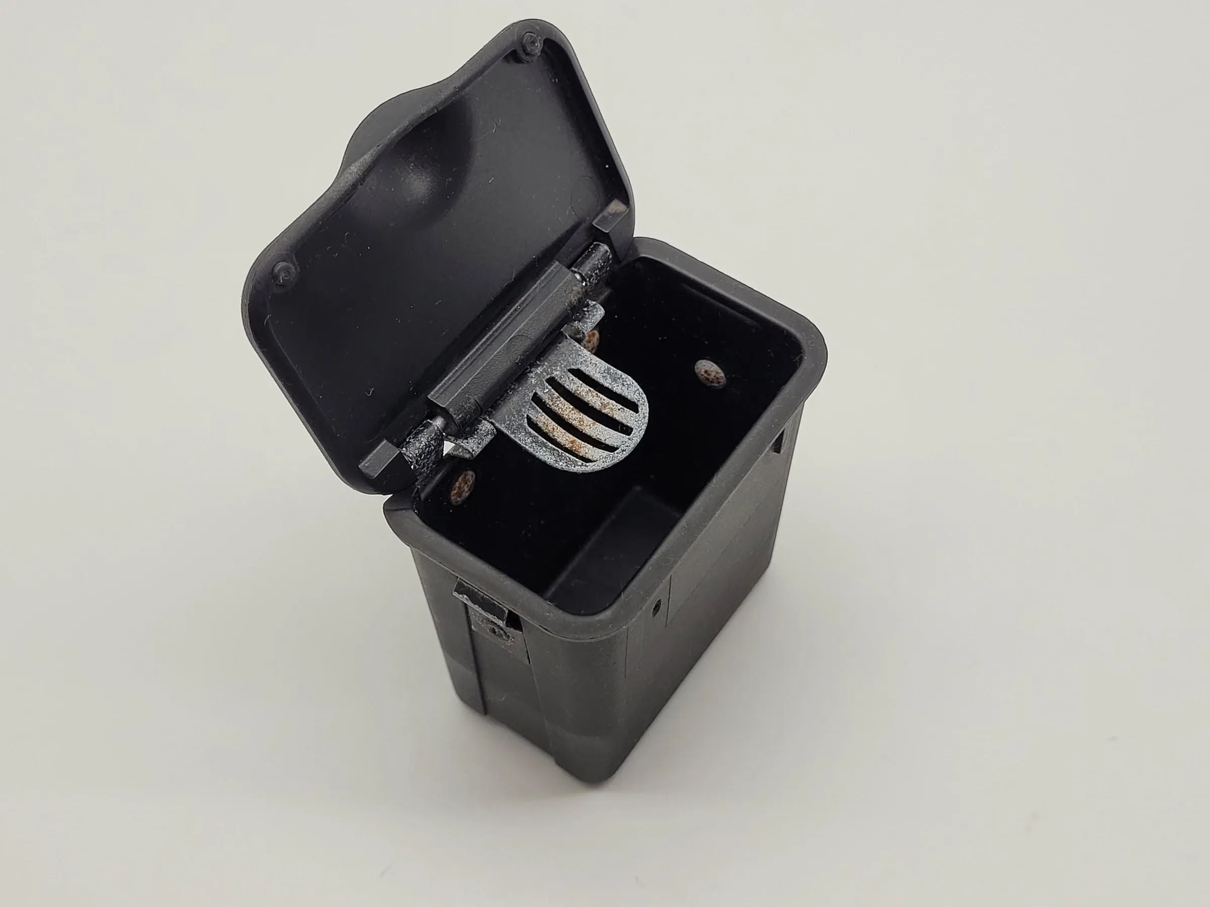 Original Opel Zafira A (T98) Aschenbecher 90580259-4