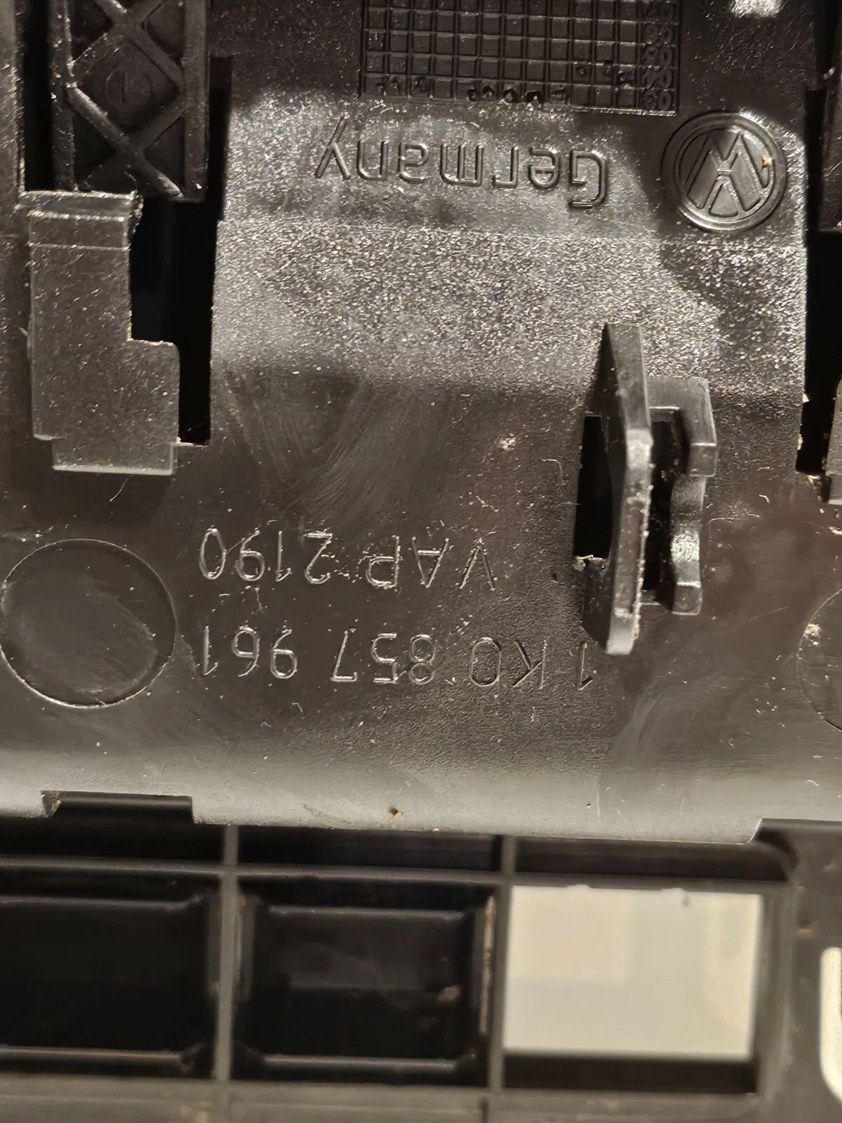 Original VW Golf 5 Eos Jetta 3 Compartimento Central Consola Cenicero 1K0857961