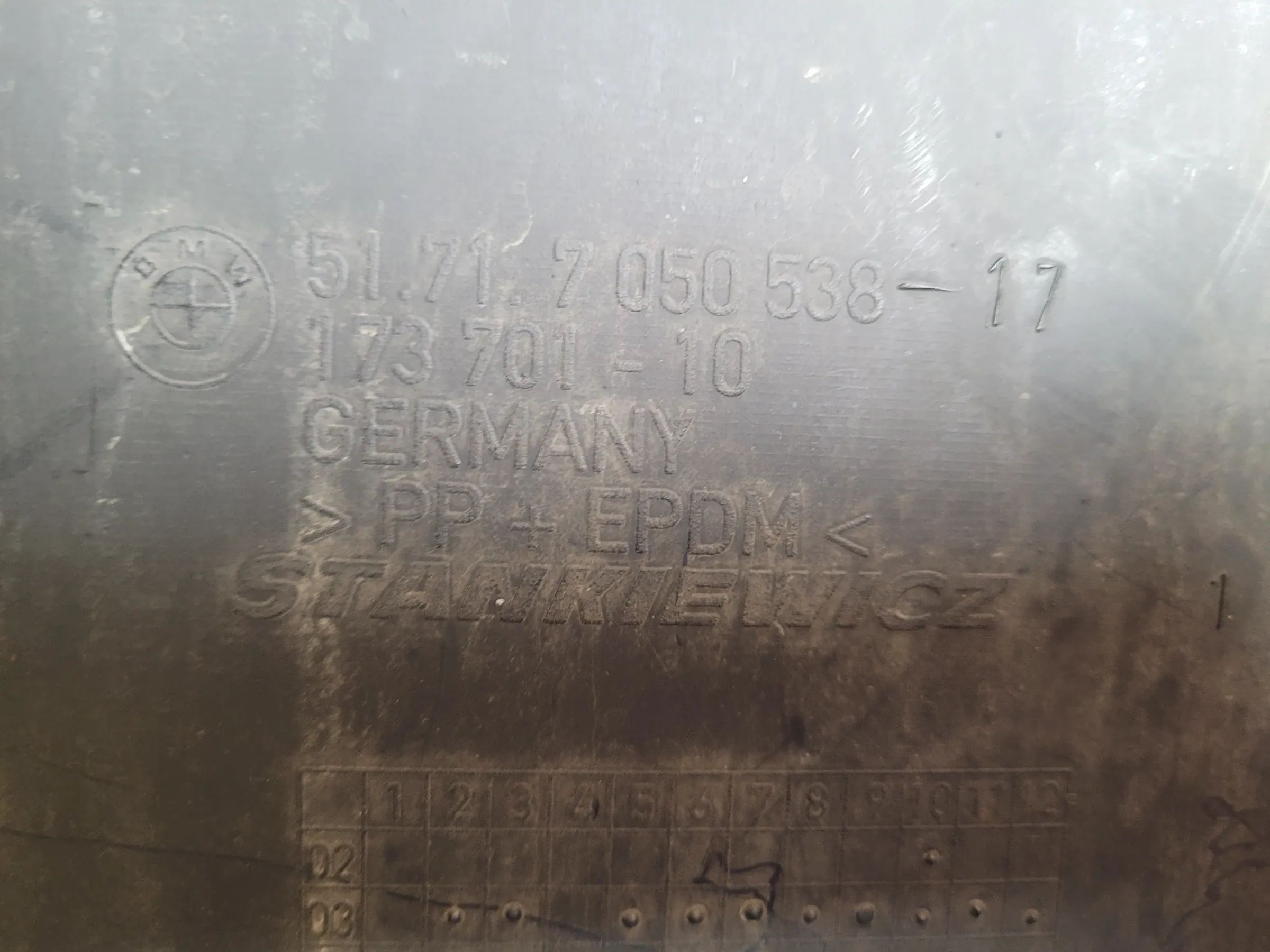 Original BMW 5er (E60/E61) Abdeckung Radhaus Radschale Rechts 51.71-7050538