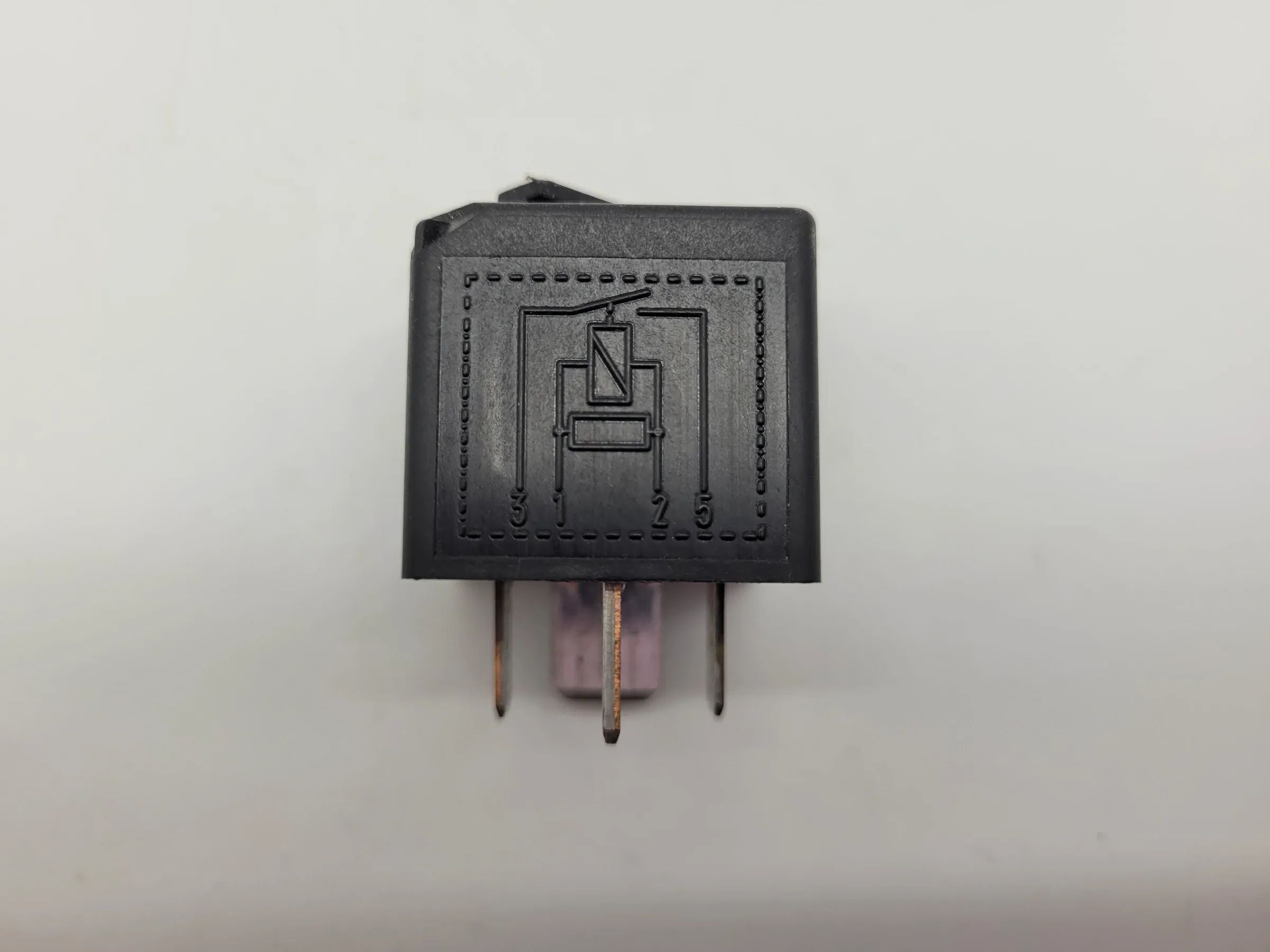 BMW 1er/2er/3er/5er/6er/X1/X2/X3 Relais Schließer Schwarz 61366901469