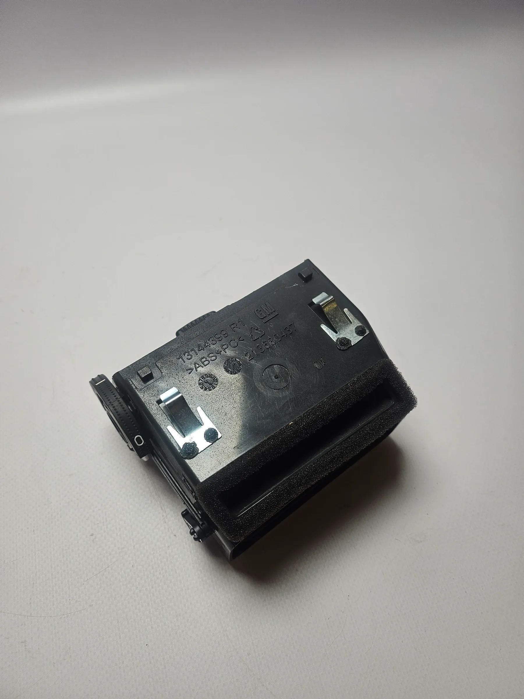 Оригинальная передняя правая фара Opel Zafira B 2007