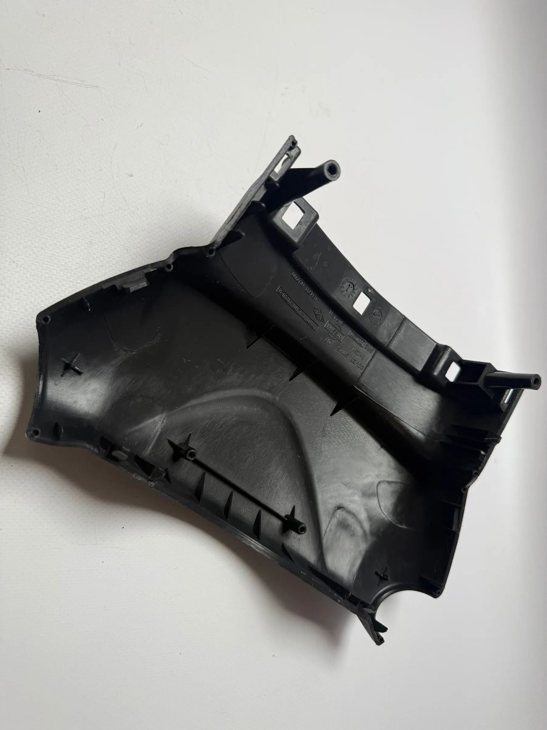 Оригинальная облицовка верхней части рулевой колонки Nissan Primera P12 48470AV700