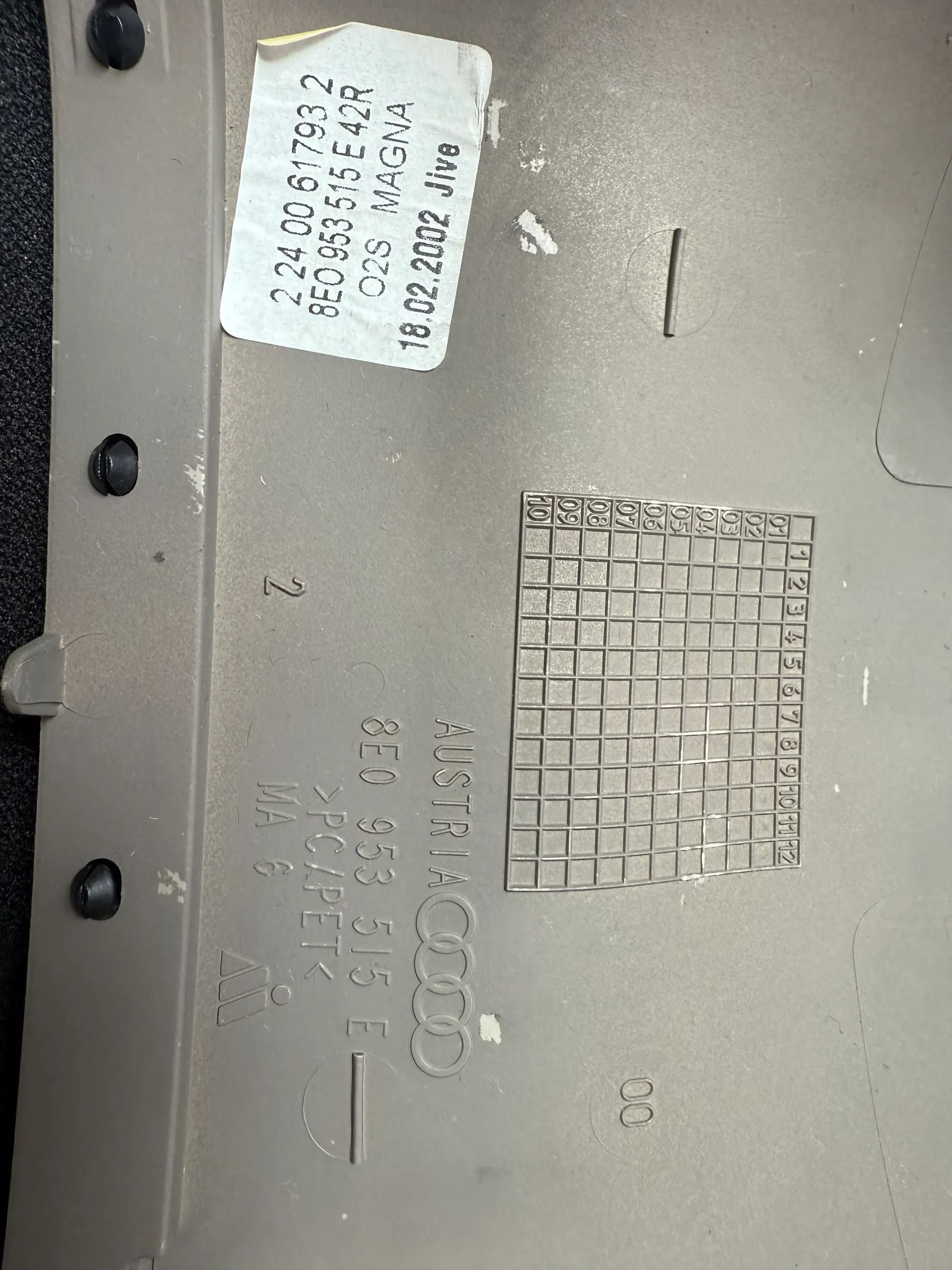 Original Audi A4 Avant 8E/8H/QB6 steering column trim 8E0953515E 