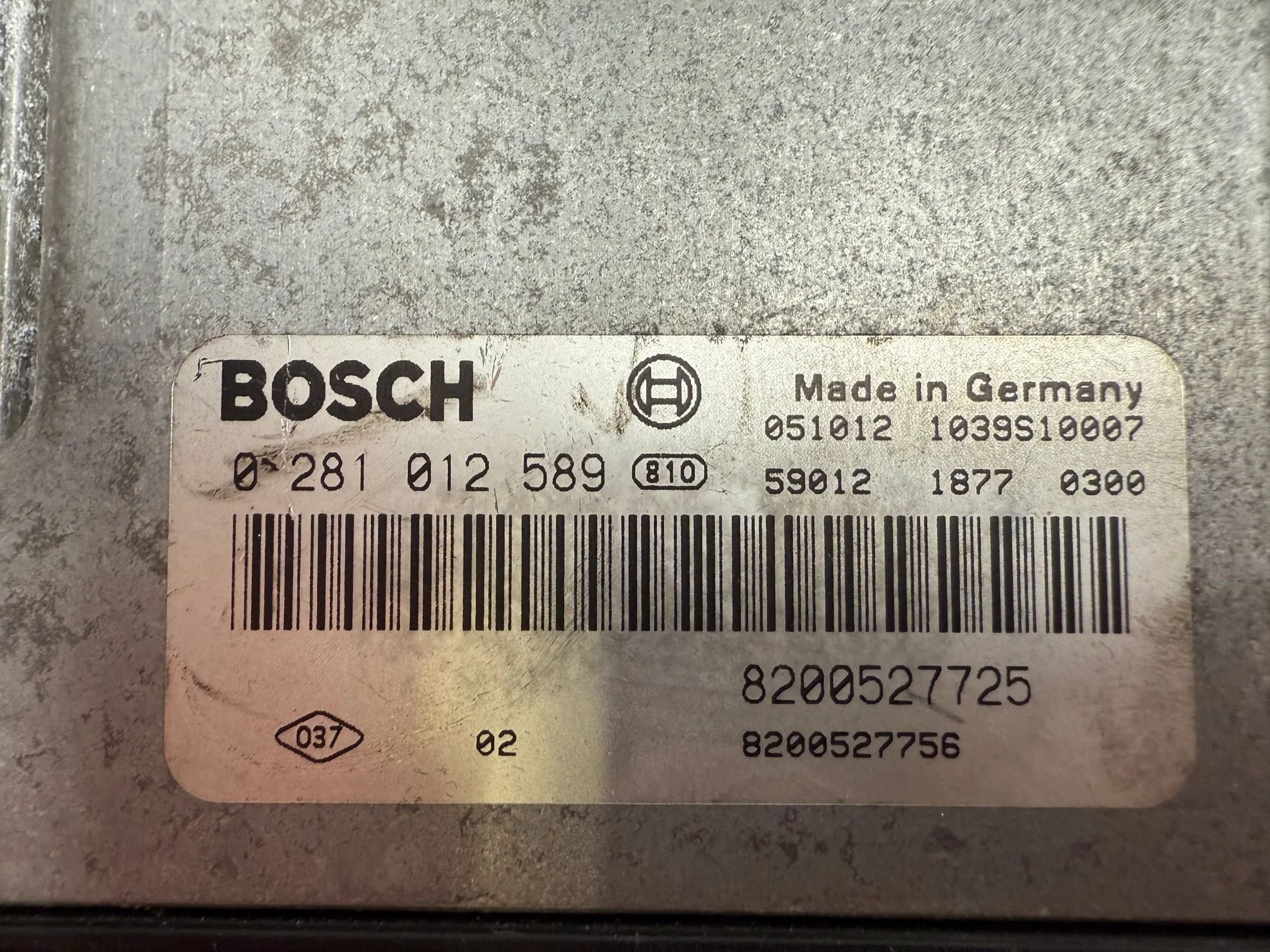 Original Renault Megane Scenic 1.9 DCI Boîtier de Gestion Moteur 8200527725 / 0281012589