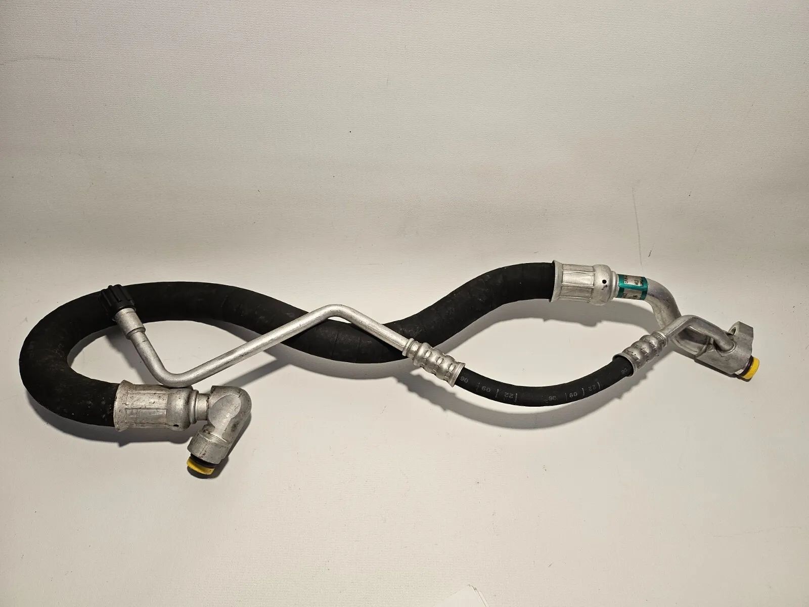 สายดูดแอร์ คอมเพรสเซอร์ BMW 1er E87 3er E90 E91 อะไหล่แท้ 6951637