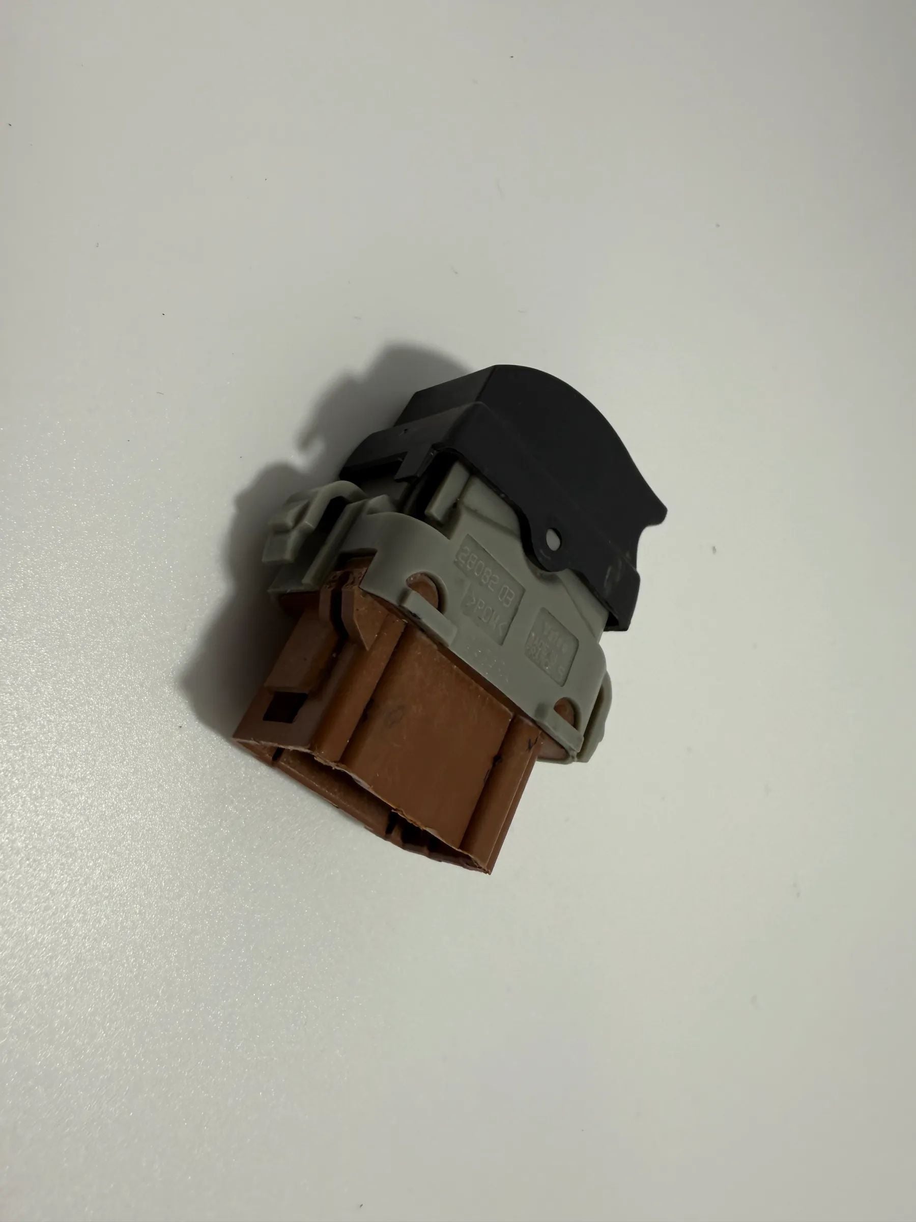 Originele RENAULT CLIO III (BR0/1, CR0/1) Raambedieningsschakelaar Bruin 2808203