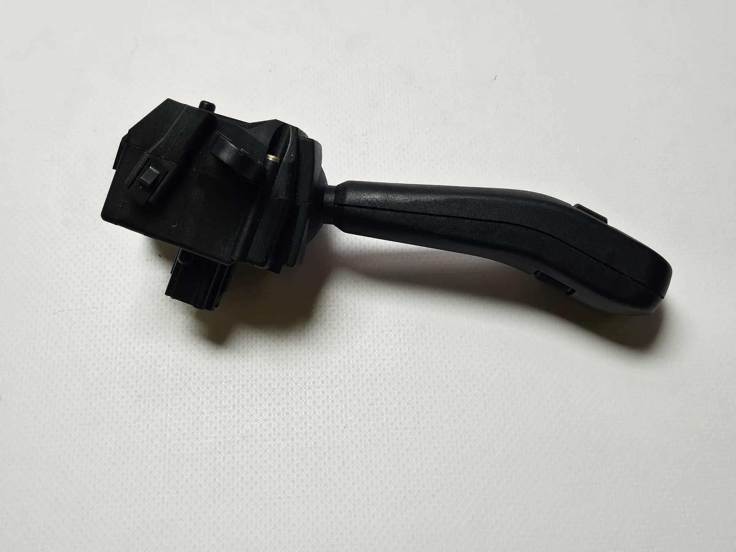 Оригинальный рычаг переключателя стеклоочистителя BMW E39 8363664I