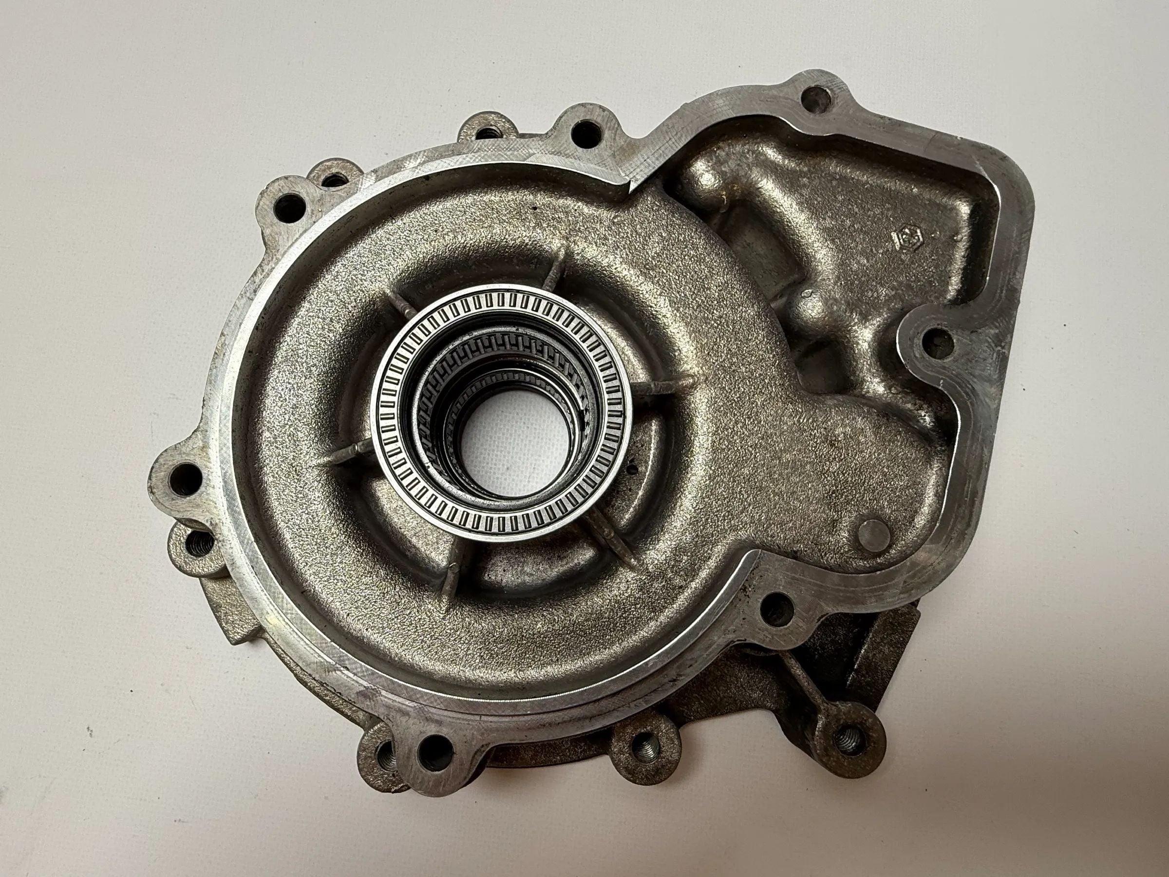 Oryginalna obudowa skrzyni biegów BMW X5 E53 3.0i 235 KM GM 96023814