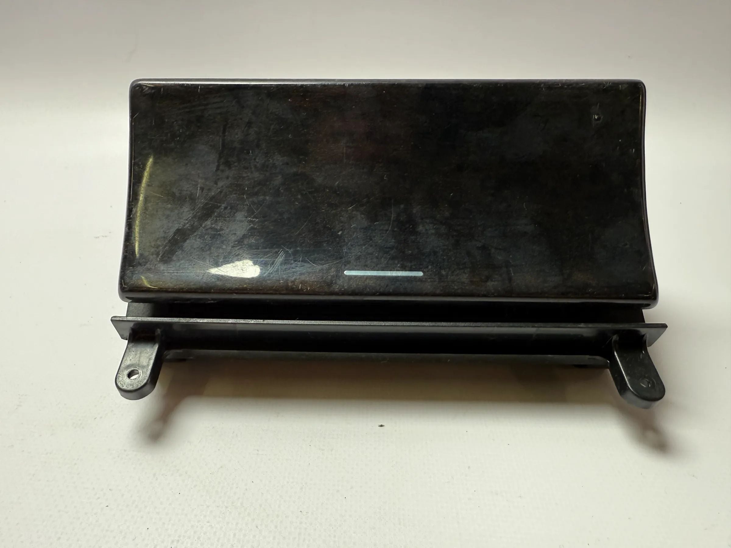 Cinzeiro Original Mercedes W208 C208 A208 CLK Avantgarde A2088100401