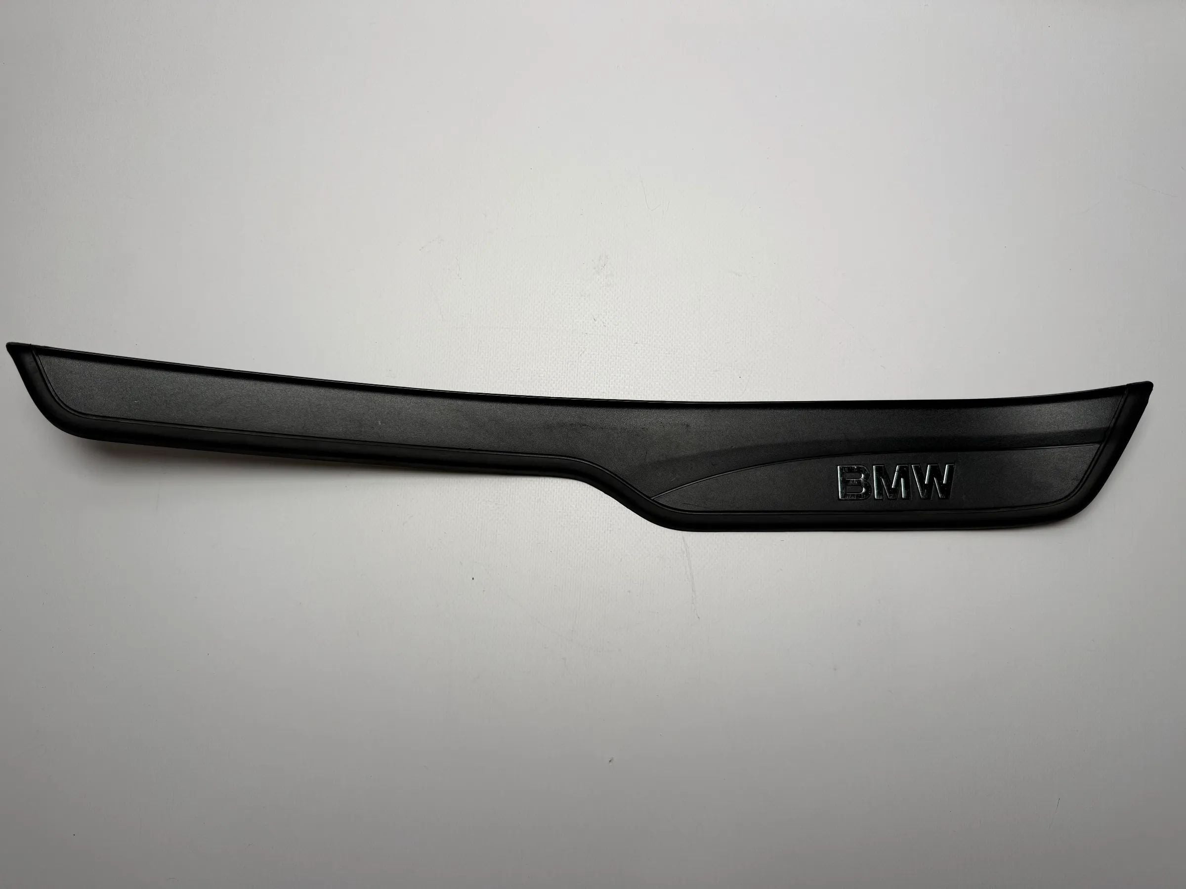 Оригинальная накладка порога двери правая BMW E90 / E91 51477060286