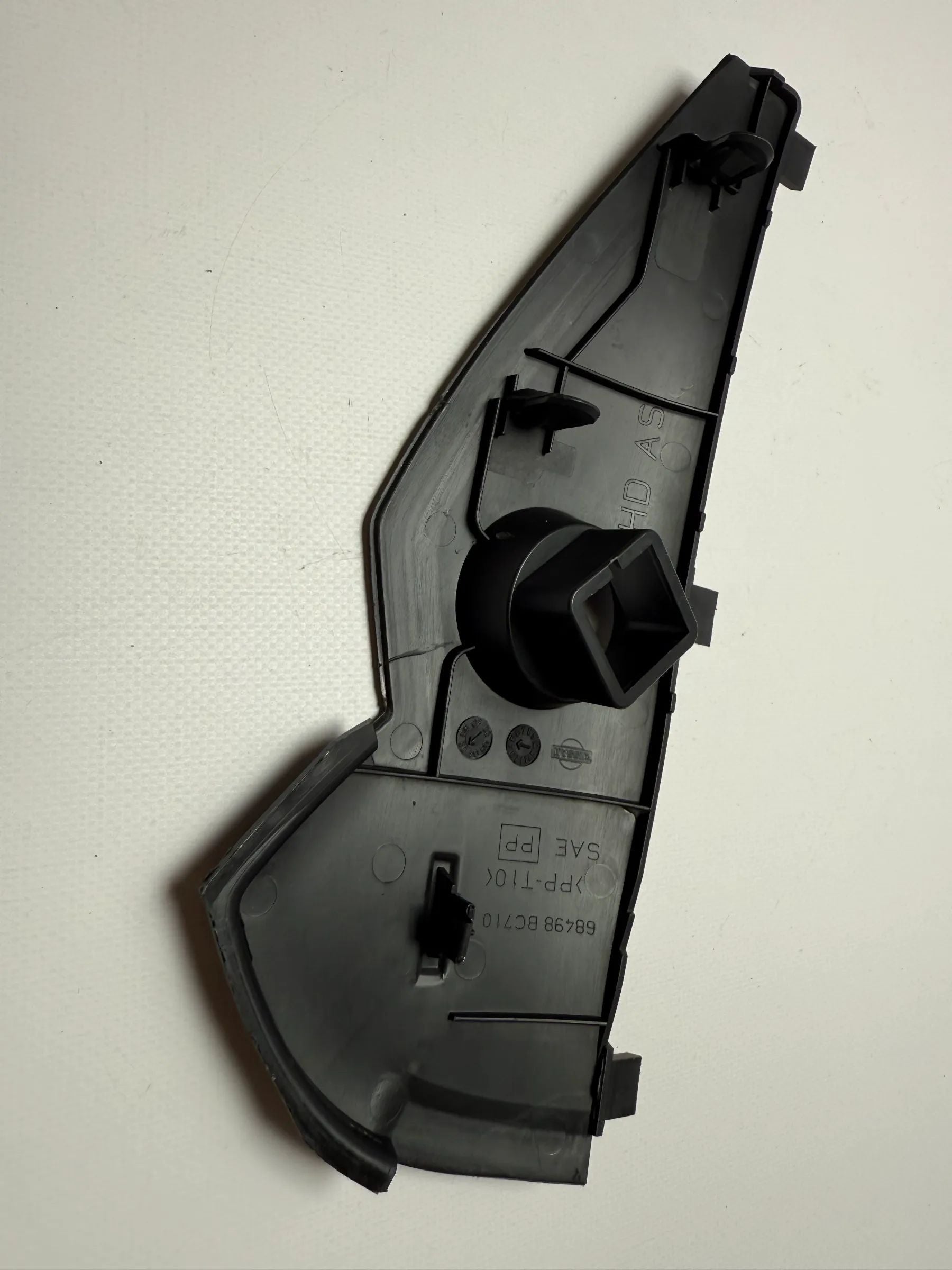 Original NISSAN Micra 3 III K12 trim cover dashboard 68498BC710 