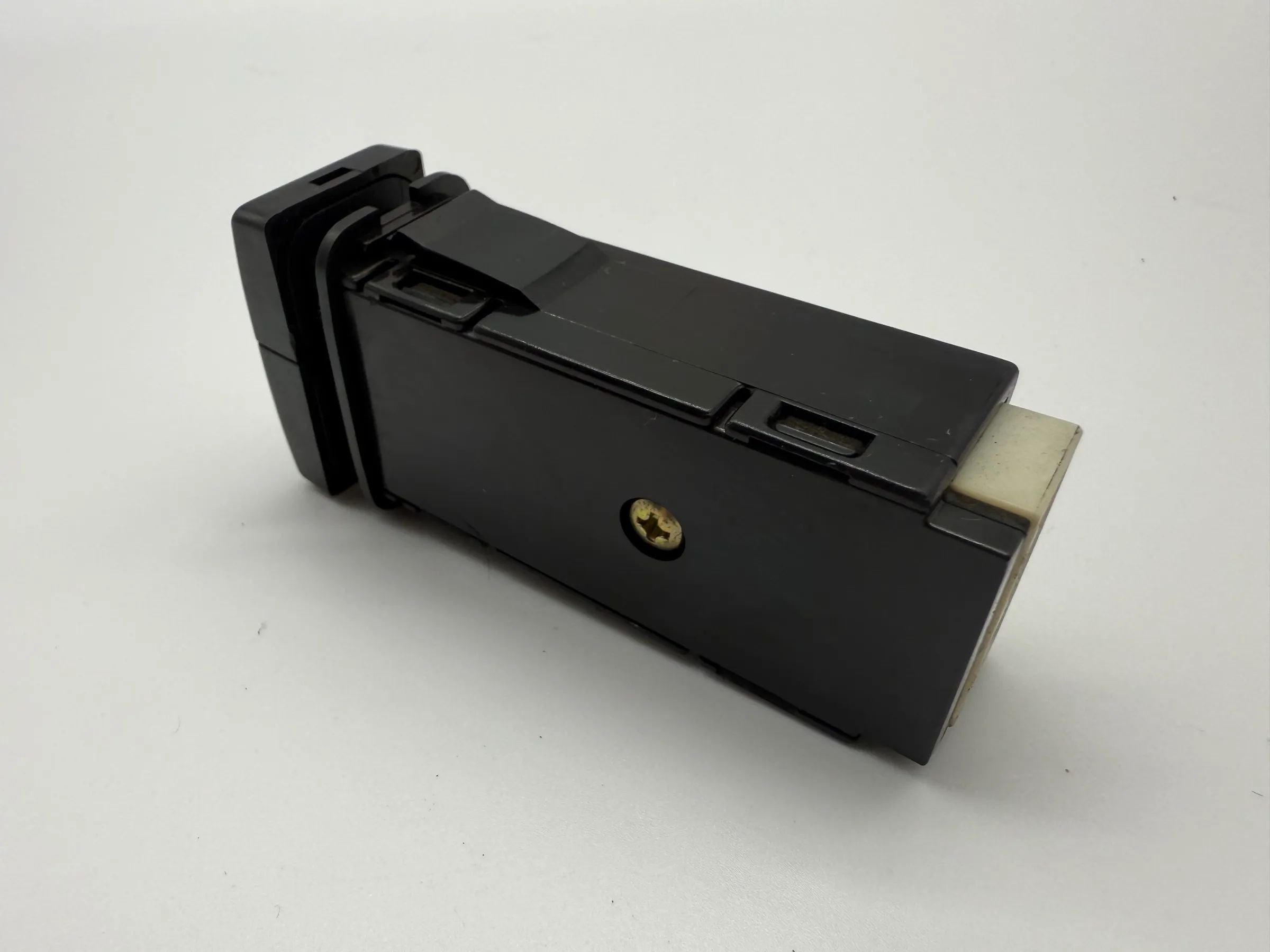 純正マツダ プレマシー CP1.9 フォグランプスイッチ Stanley GE4V-66-480