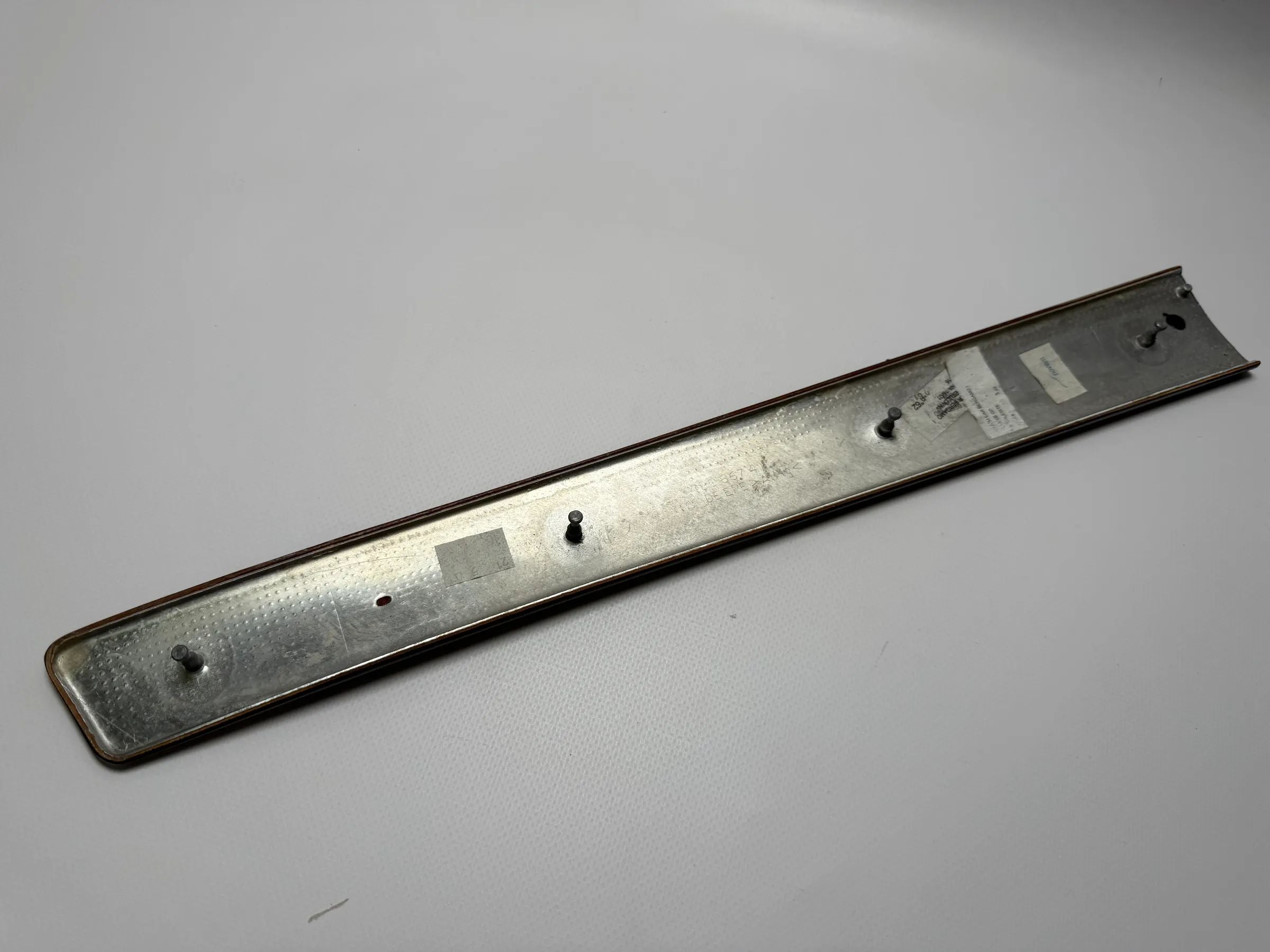 Orijinal Audi A6 4B Ön Sağ Ahşap Kök Desenli Dekoratif Şerit 4B0867410