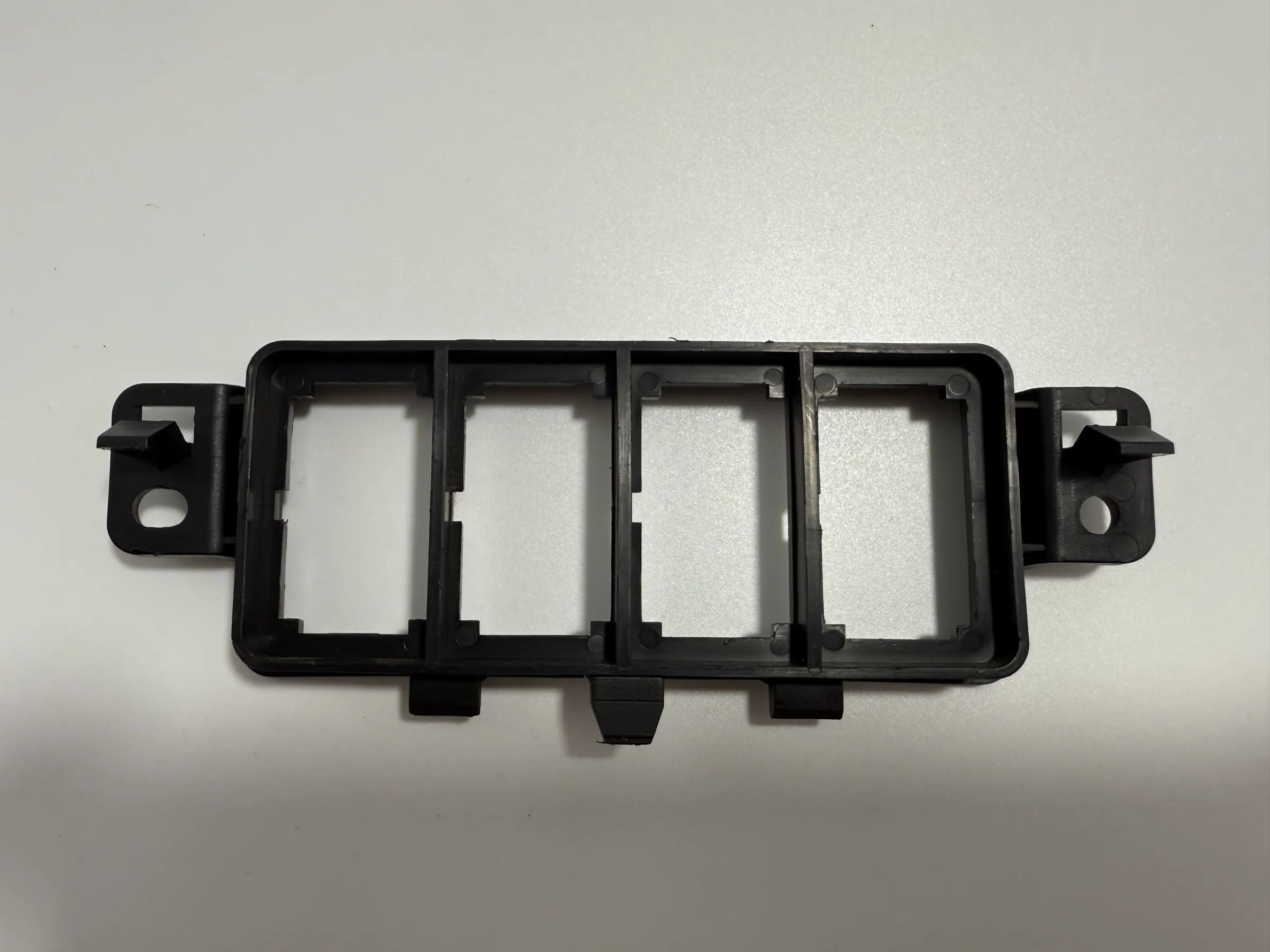 อะไหล่แท้ Mazda Premacy 1.9 CP / 323 แผงสวิตช์ ปุ่ม Stanley