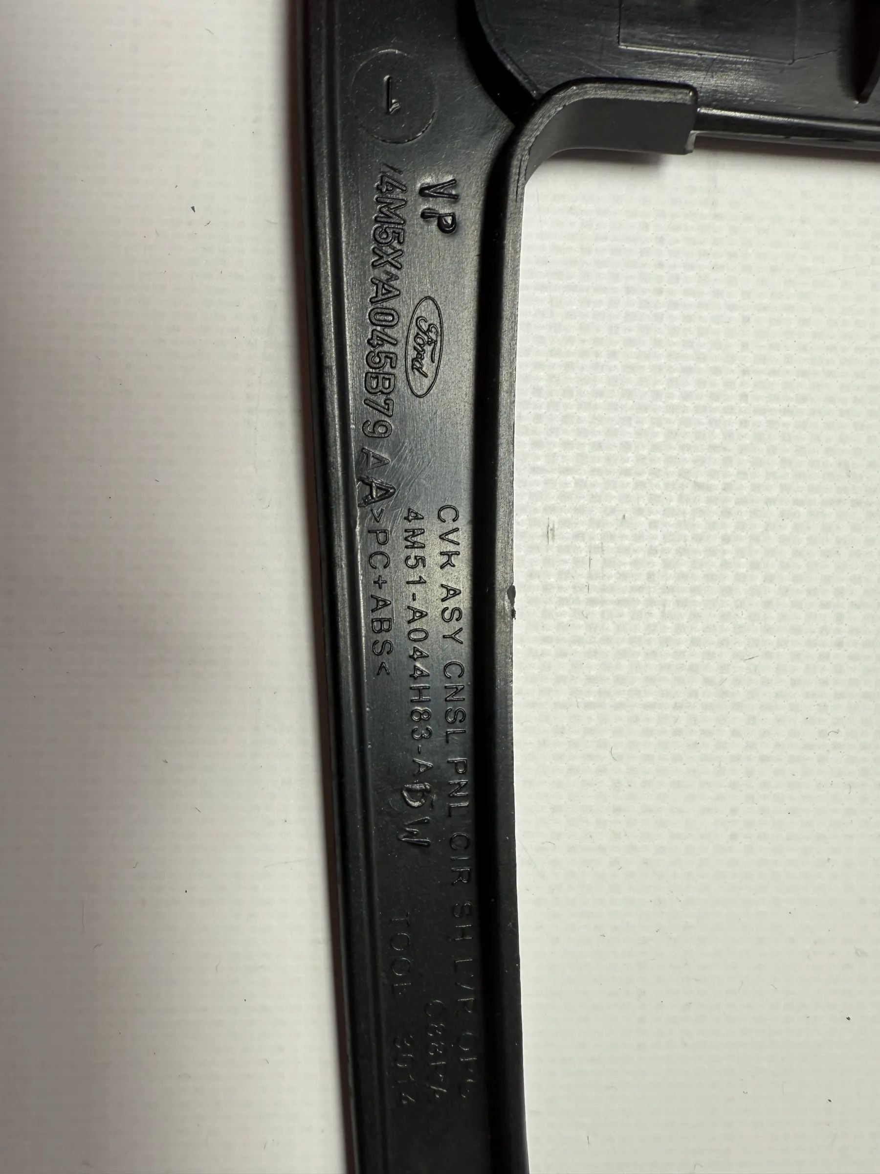 Original FORD FOCUS II gearshift cover 4M5X-A045B79-AA 