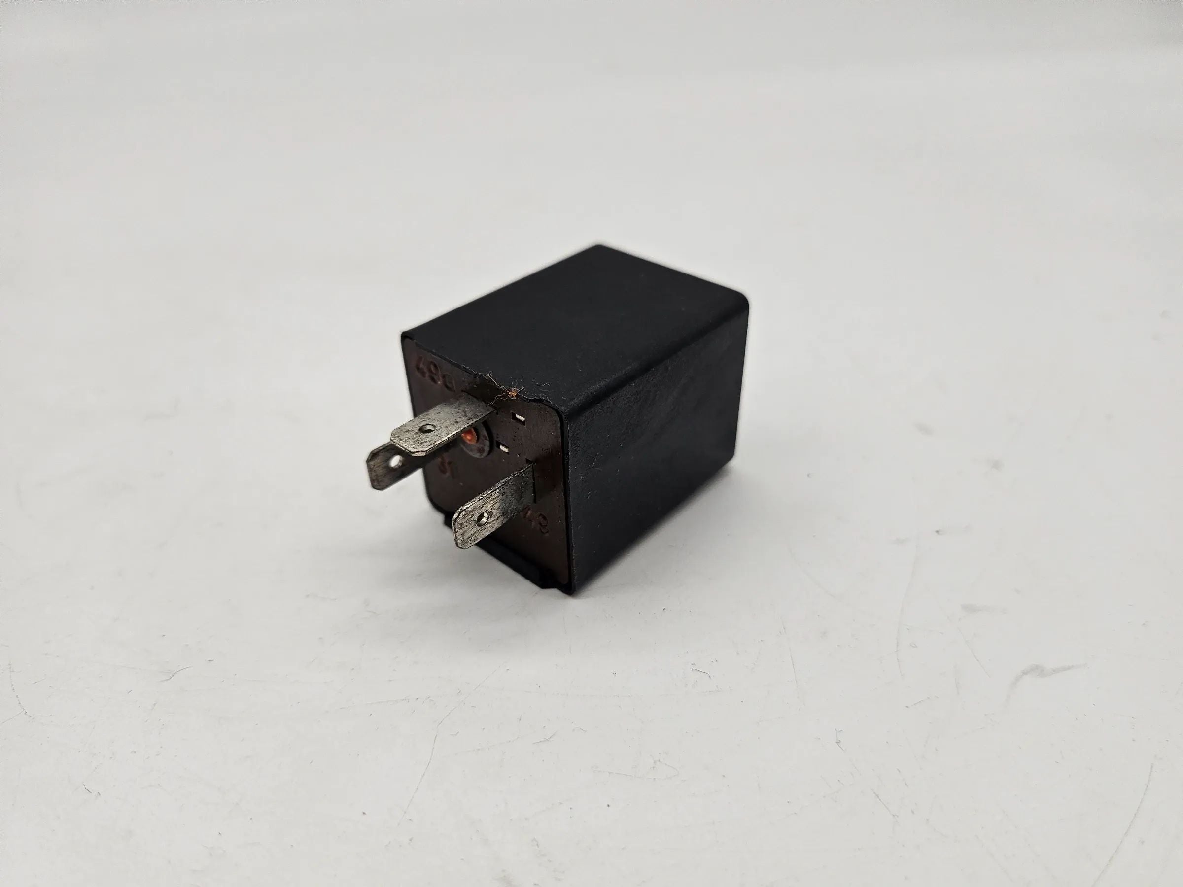 純正 Audi 80 100 ウインカーリレー Hella TBB40 4DB003226-04 21W5W2
