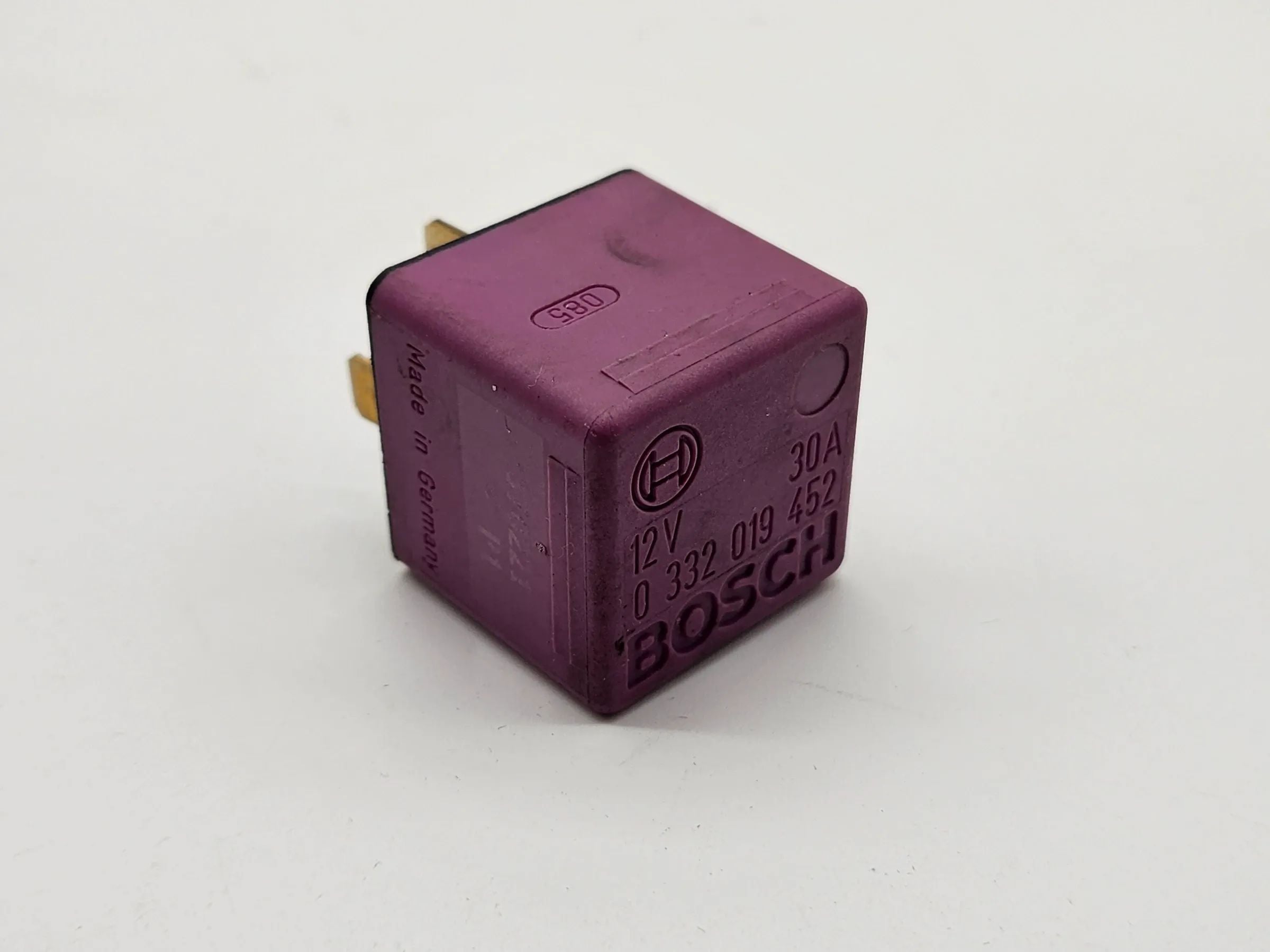 Оригинальное реле топливного насоса Opel Corsa C Meriva A фиолетовое 90464759 Auto-veritas