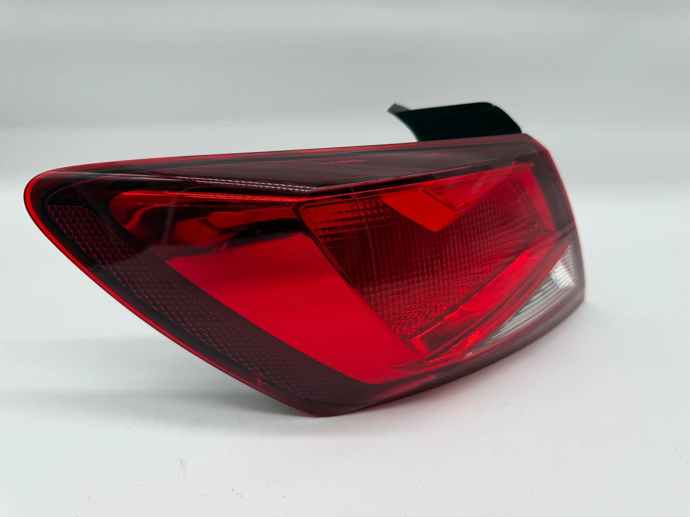 SEAT Leon Hatchback (5F1) Farolim Traseiro Esquerdo 5F0945095B / 90042858