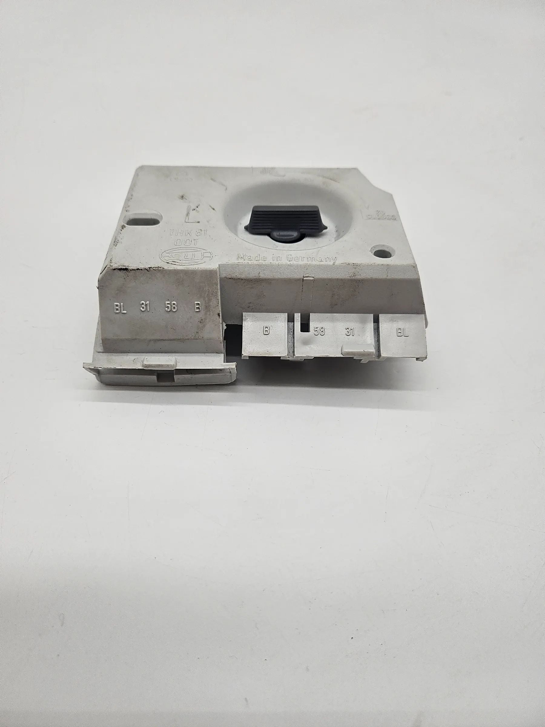 ORIGINAL AUDI 80 893945095 Lampenträger Rückleuchte  hinten links