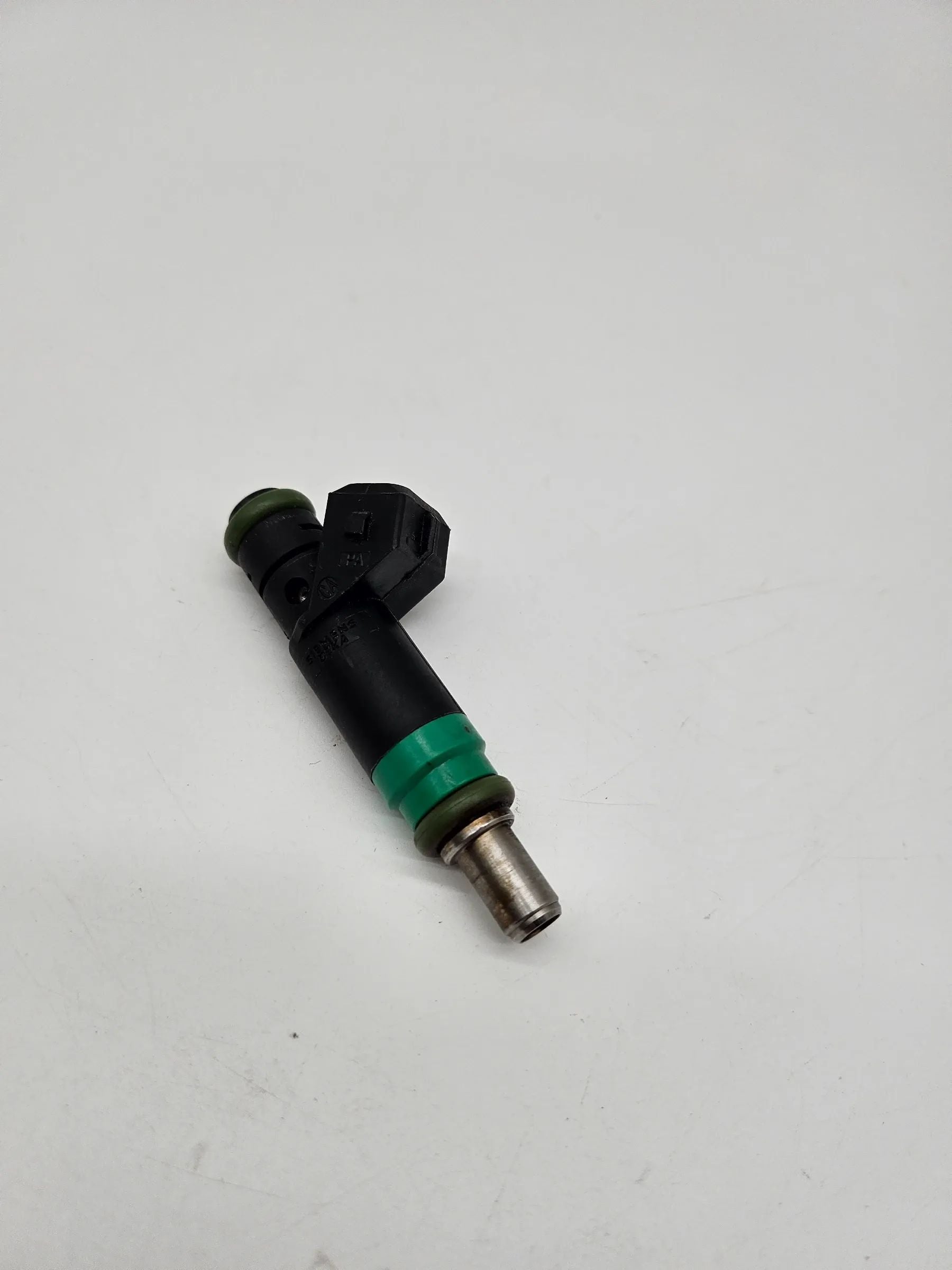 Injecteur d'origine Ford Fiesta Fusion & Mazda 2 DY 98MF-BB 9F593