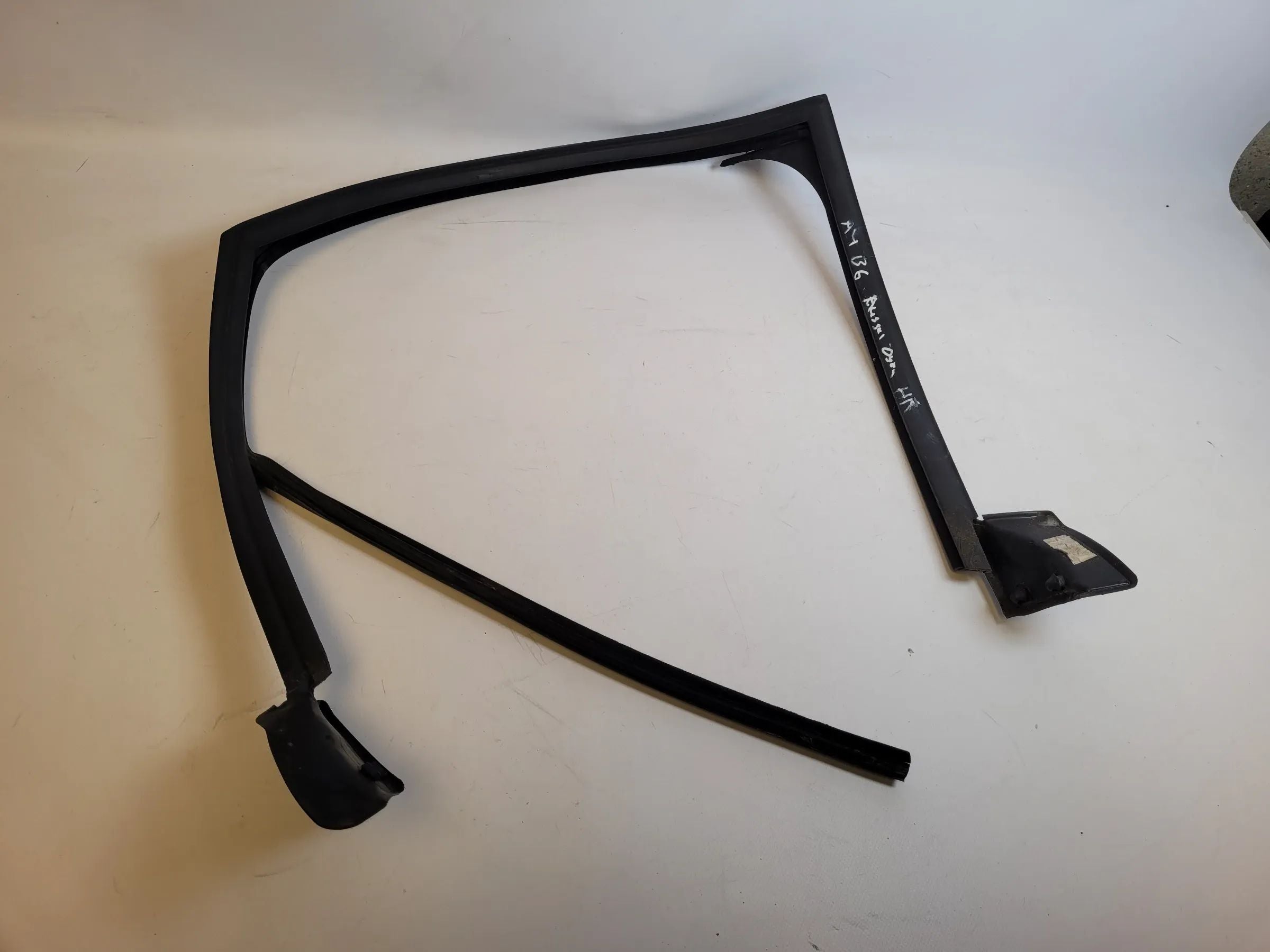 Original Audi A4 (8E/B6/B7) Tür Fenster Dichtung Rechts Hinten 8E5839440