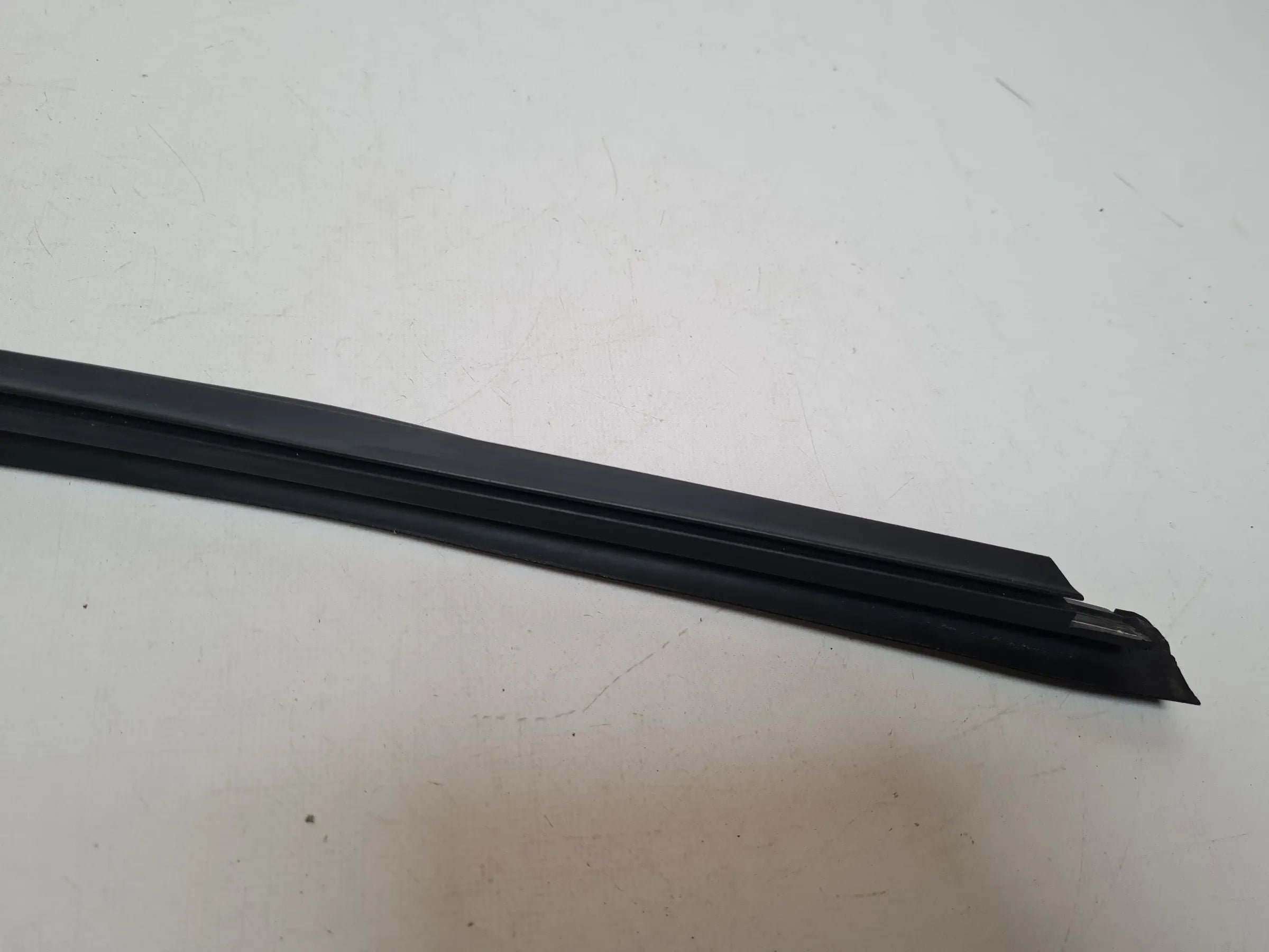 Original Audi A4 (8E/B6/B7) Tür Fenster Dichtung Leiste Rechts Hinten 8E0839480