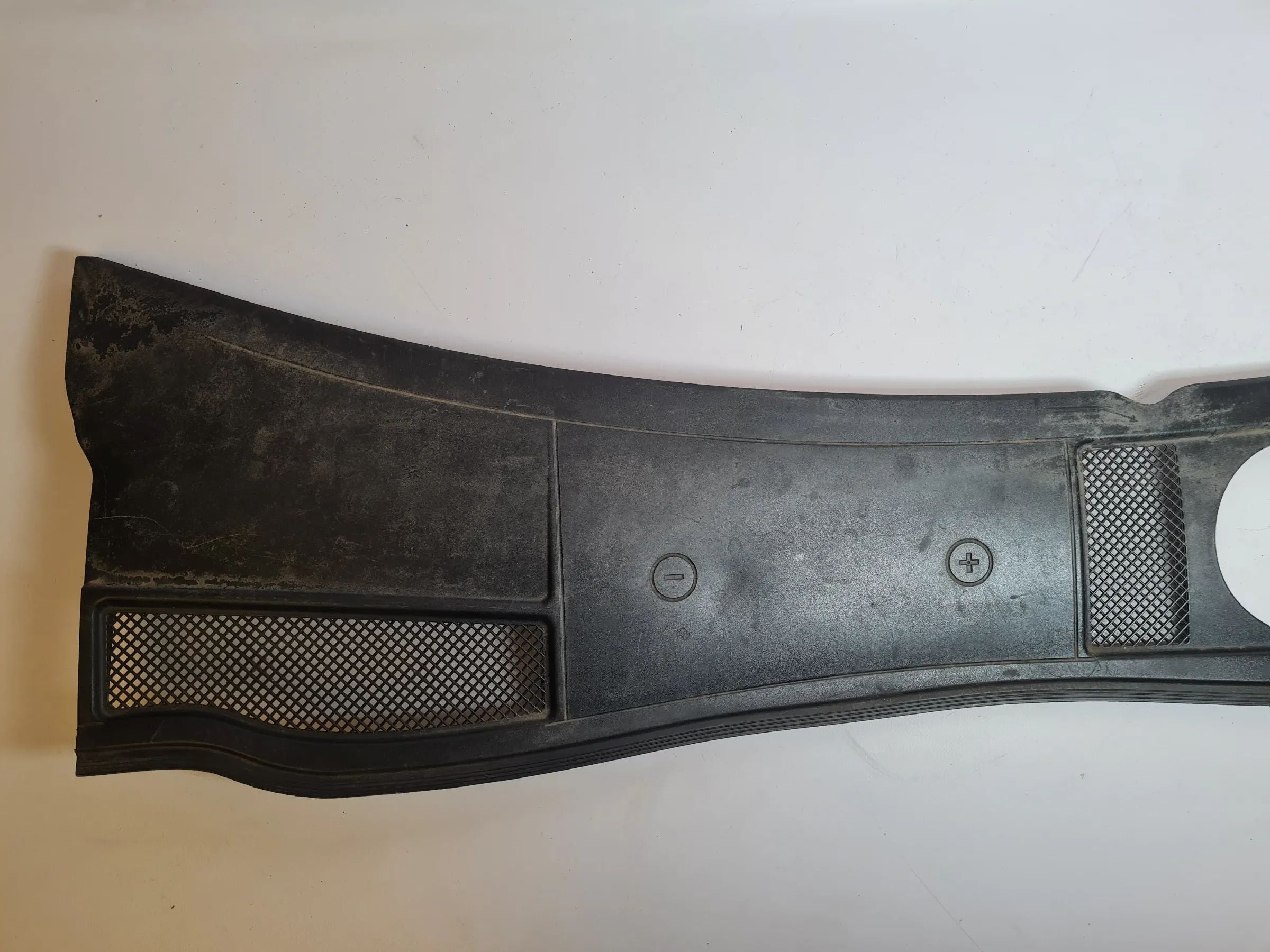 Original Audi A6 (4B2/4B4) Abdeckung Wasserkasten Batterie 4B1819447