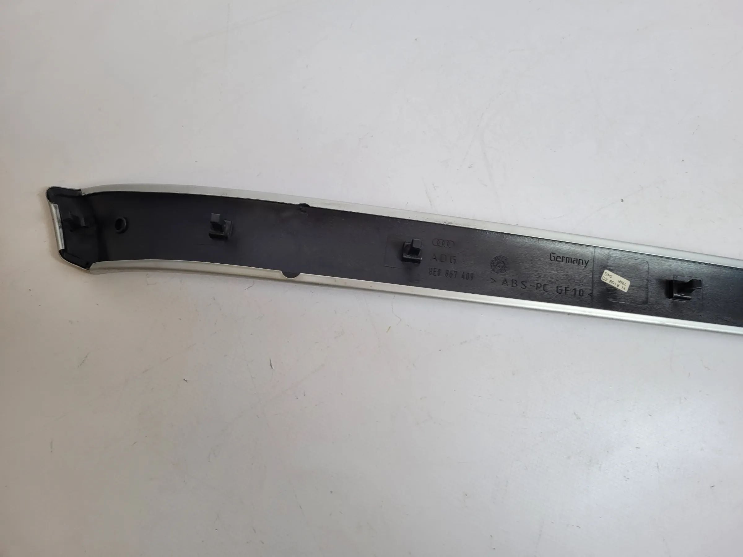 Original Audi A4 (S-Line) Dekorleiste Zierleiste Links Vorne 8E0867409