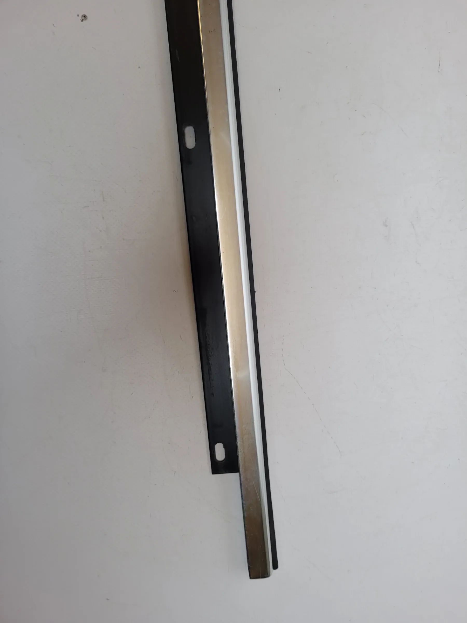 Original Audi A4 (8E/B6/B7) S-Line Dichtung Fensterleiste Links 8E0853283B