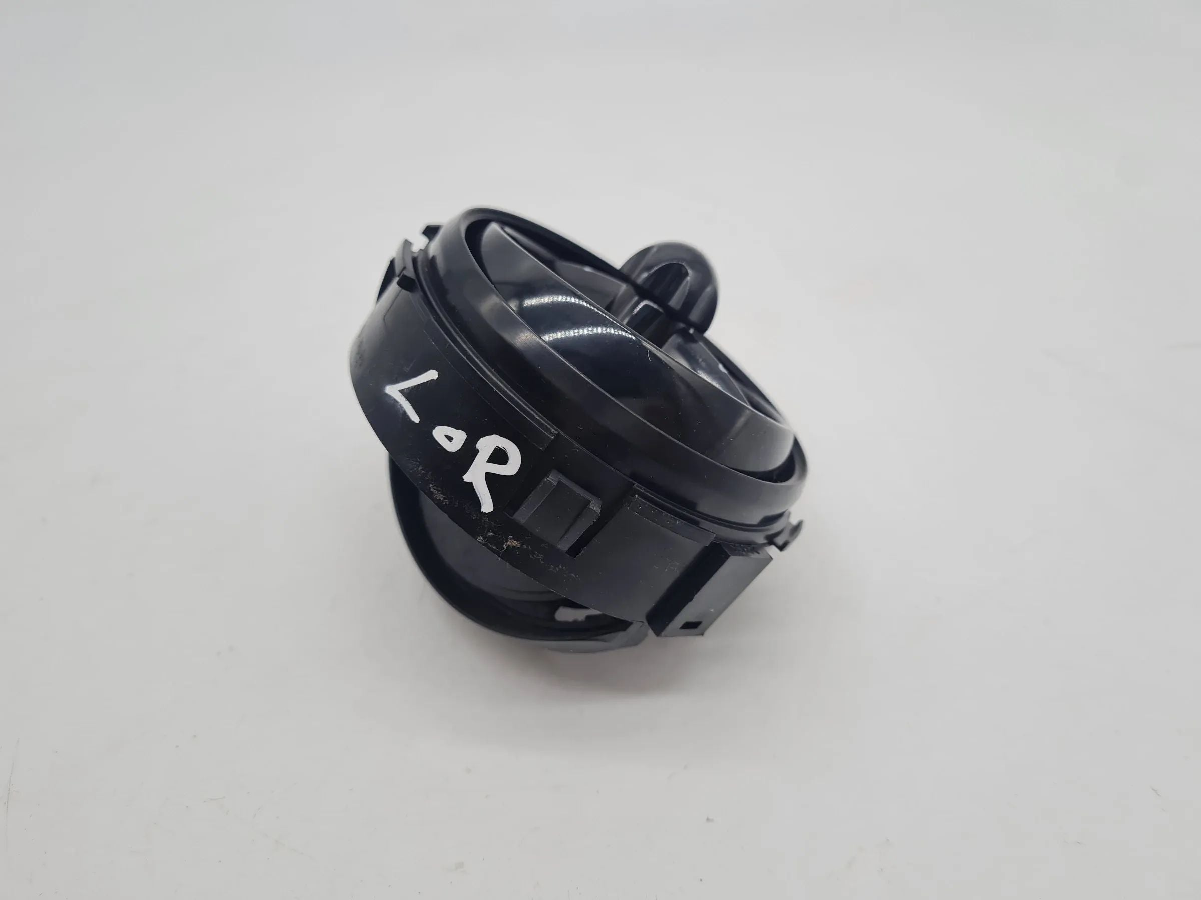 Original Mini One (R50/R53) Air Vent Duct Front L/R 6800887