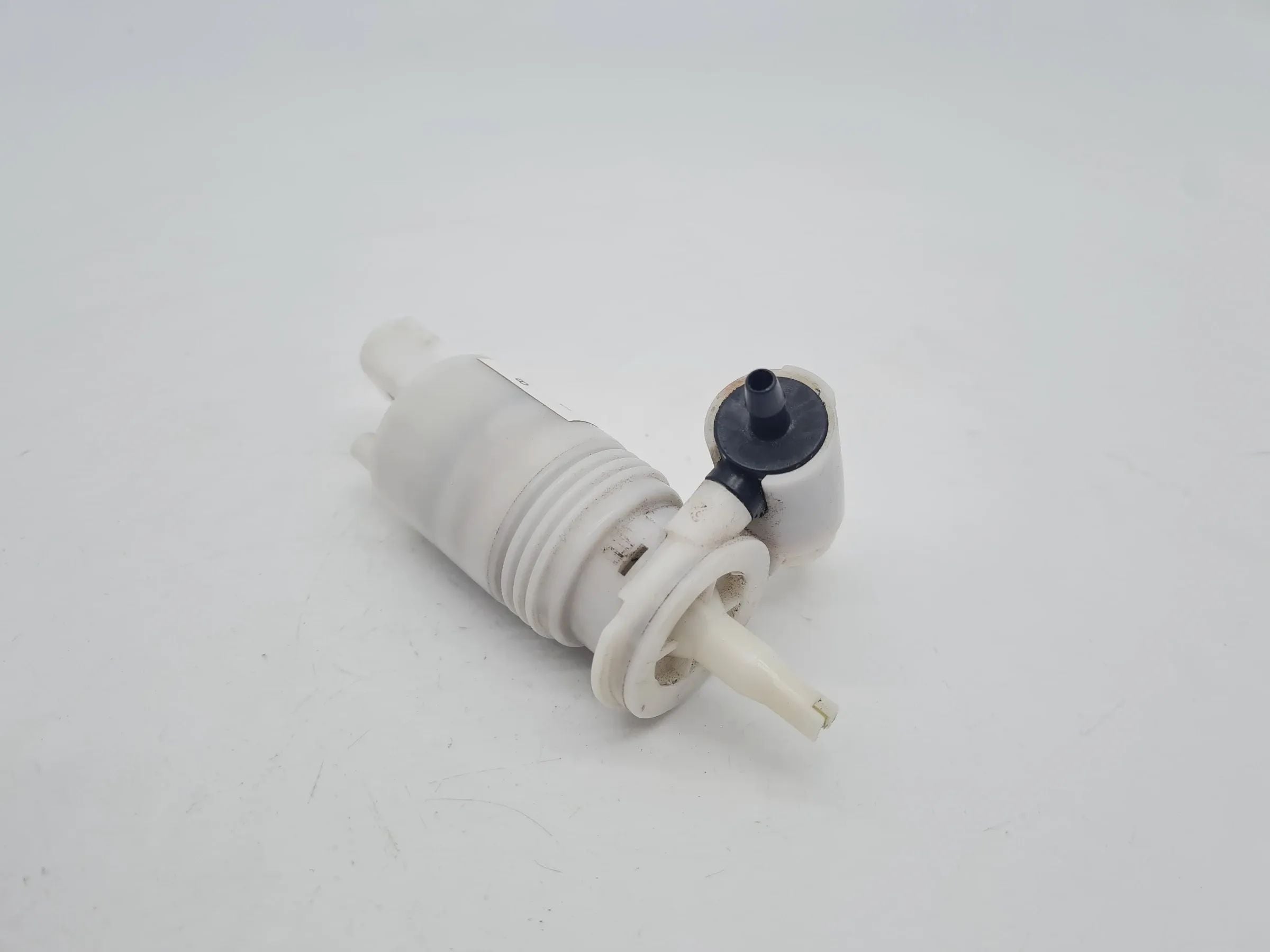Original Mini One (R50/R53) Wischwasserpumpe 8377429-03
