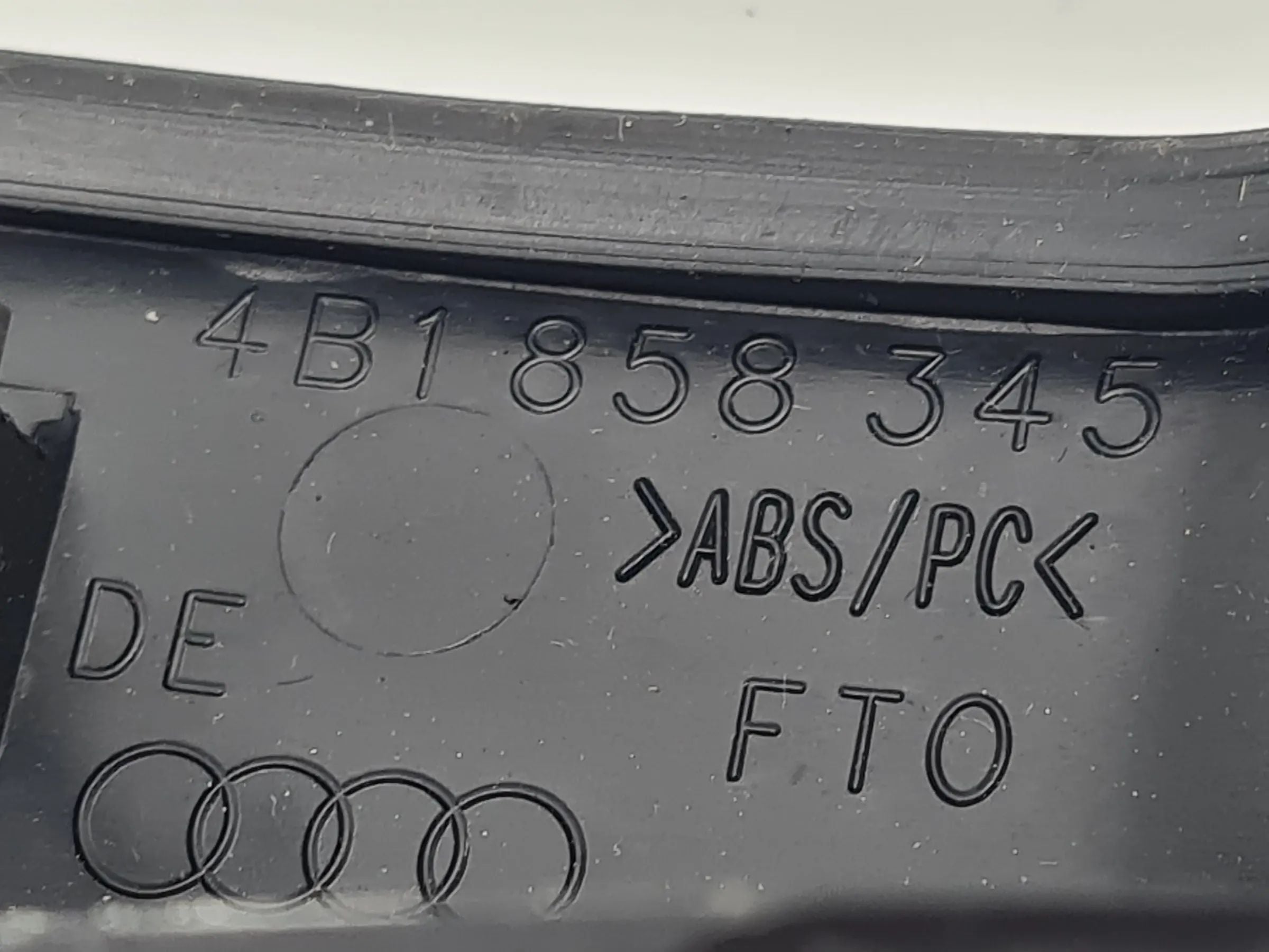 Original Audi A6 (4B2/4B4) Lenkradverkleidung Verkleidung Lenkrad 4B1858345