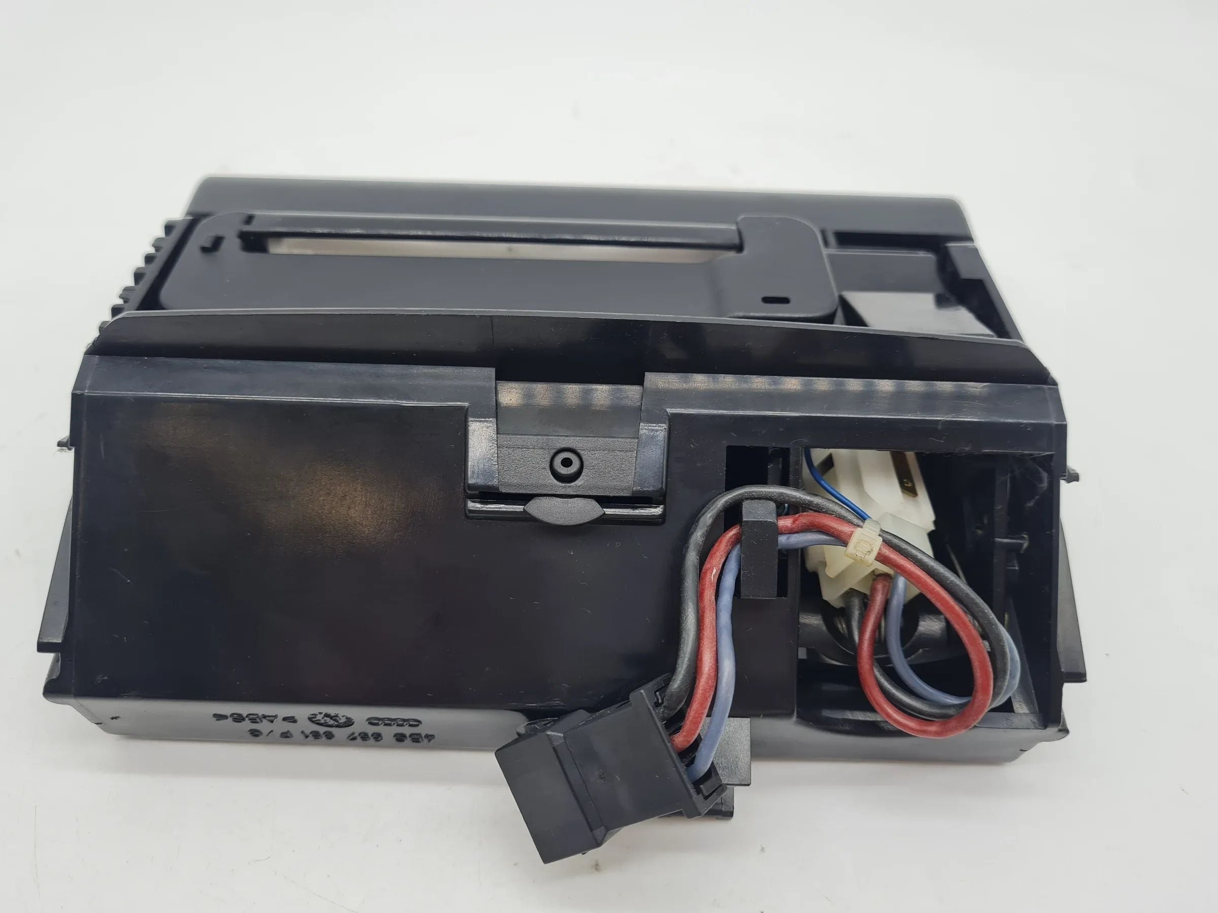 Original Audi A6 (4B2/4B4) Aschenbecher Links Schwarz 4B0857951 F/G