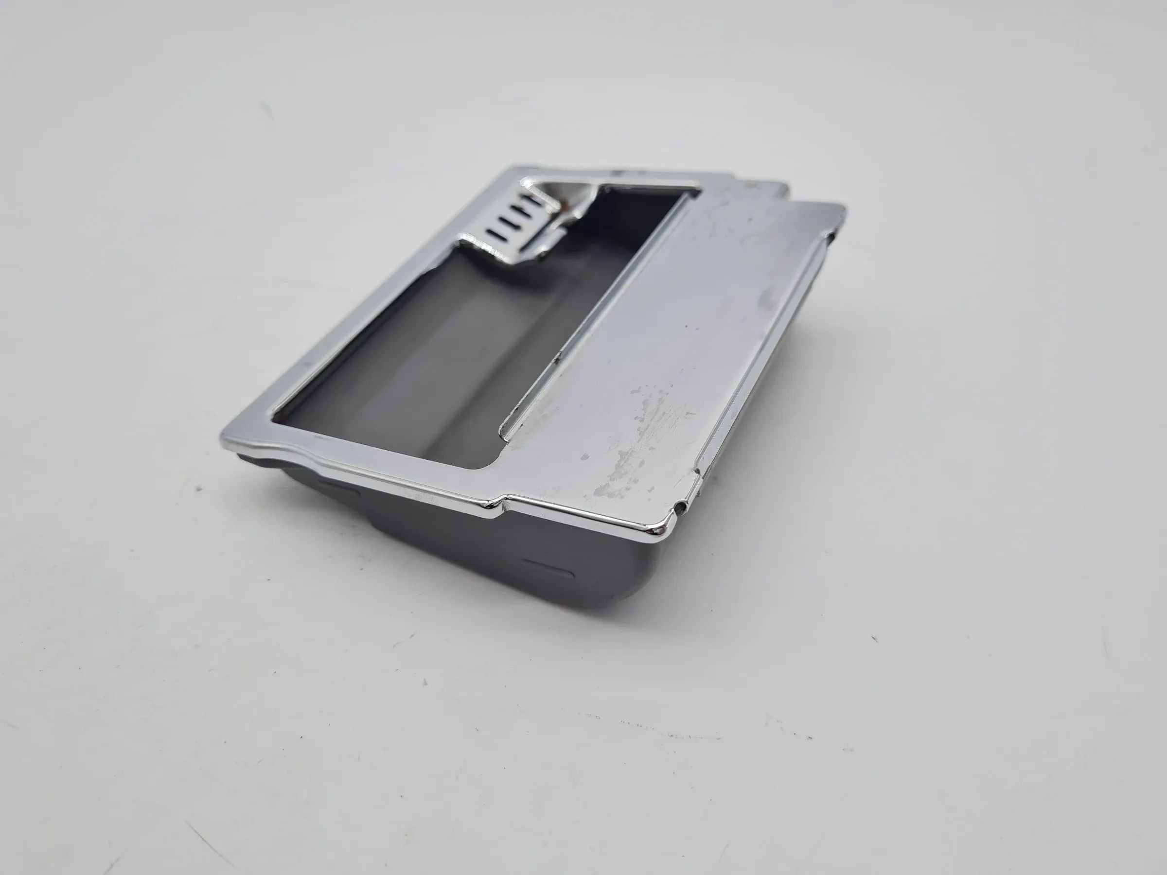 Original Audi A6 (4B2/4B4) Aschenbecher Einsatz Vorne Silber 4B0857951F/G