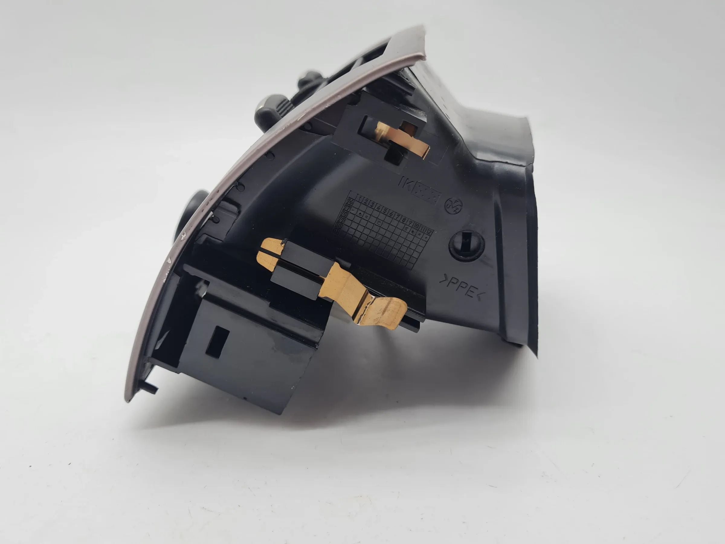 Original Audi A6 (4B2/4B4) Luftdüse Zigarettenanzünder Hinten 4B0815743