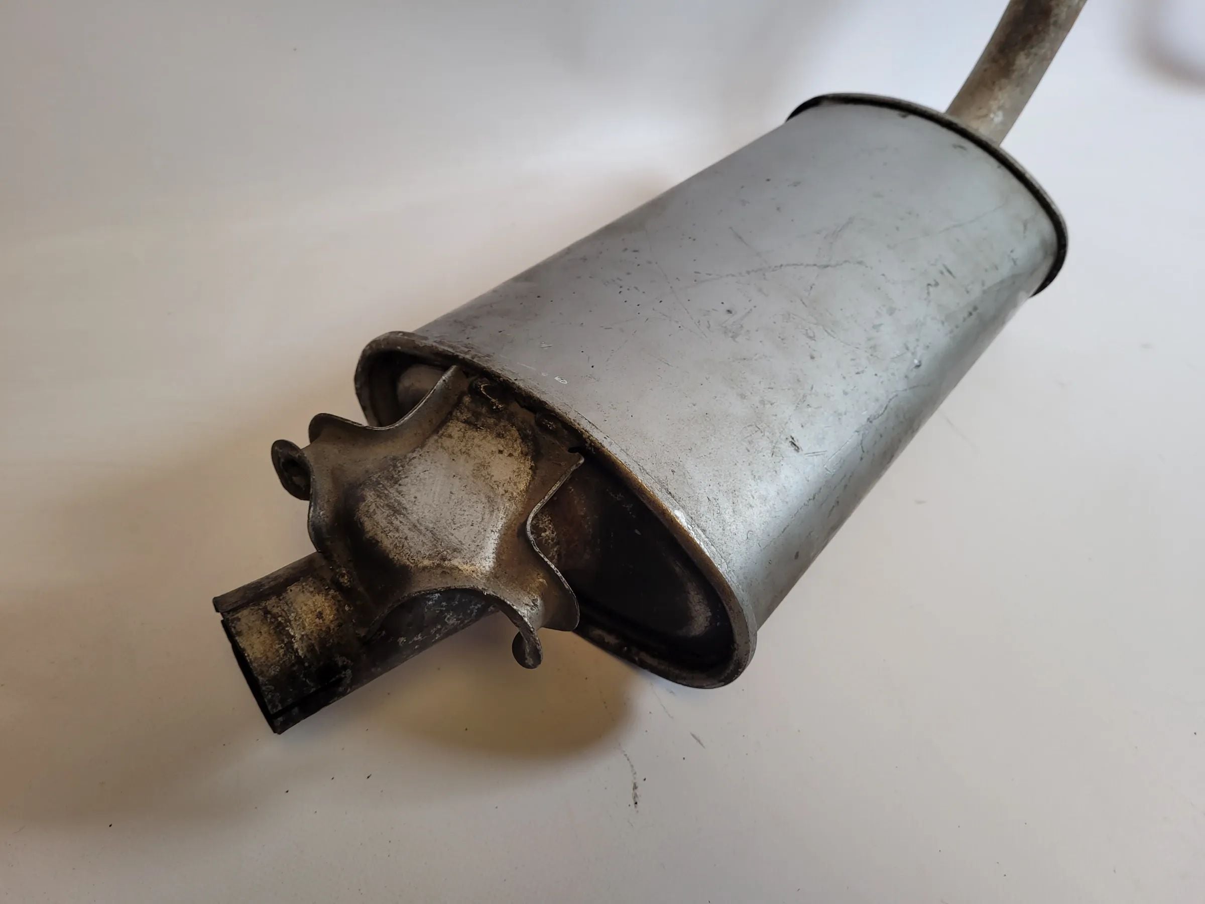 Original VW/Audi 80 B2 Auspuff Mittelschalldämpfer Endschalldämpfer D22194
