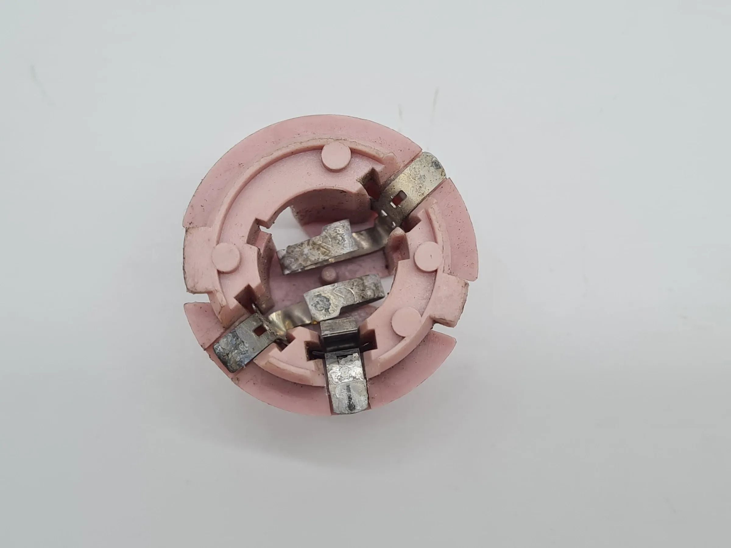 Original Mercedes E-Klasse (W210) Rückleuchte Lampe Fassung L/R 197822